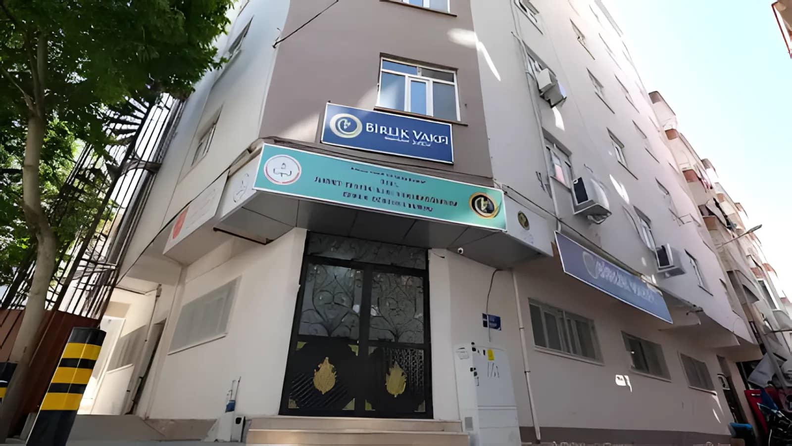 Özel Ahmet Tefik İleri Yükseköğrenim Erkek Öğrenci Yurdu.
