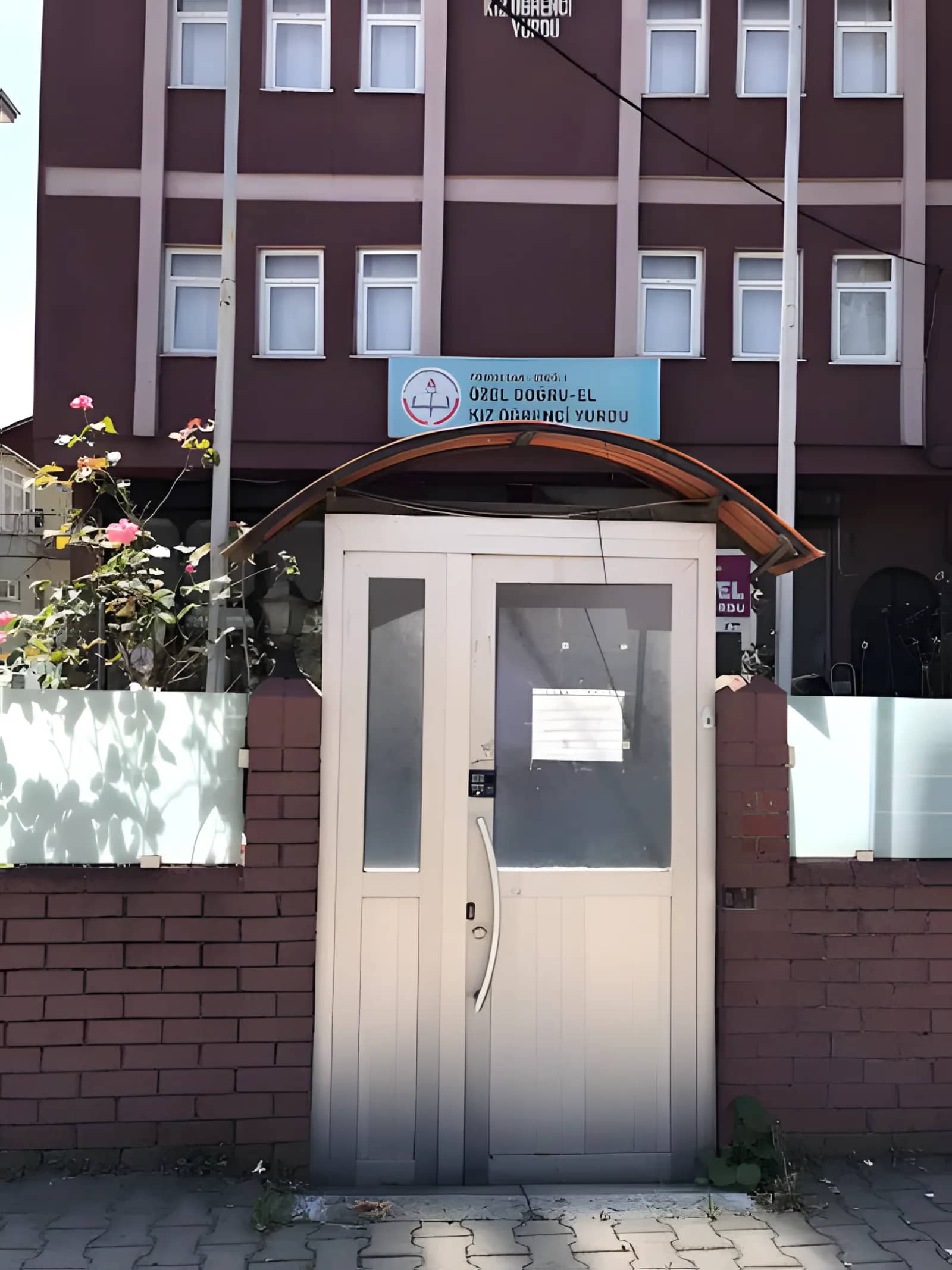 Doğru - El Kız Öğrenci Evi