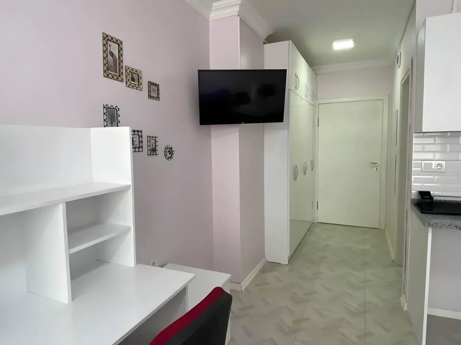Karen Kız Apartı Görsel 4