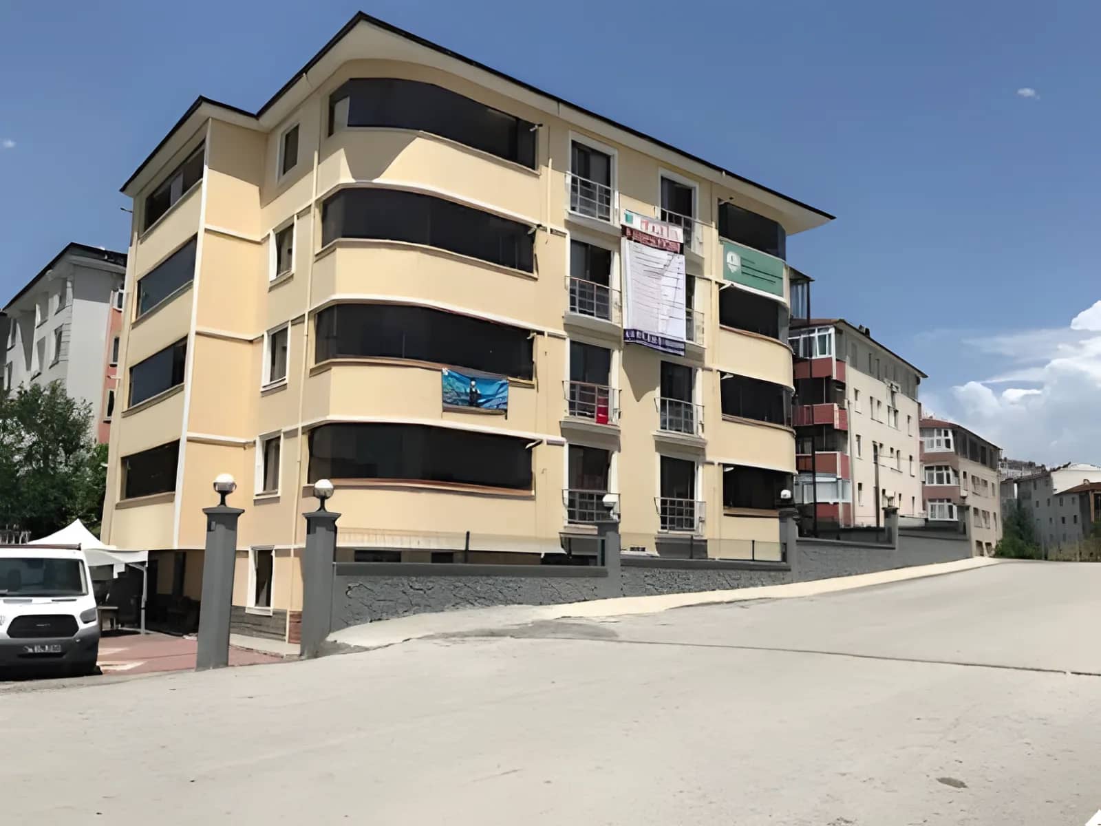 Mutlu Erkek Öğrenci Yurdu