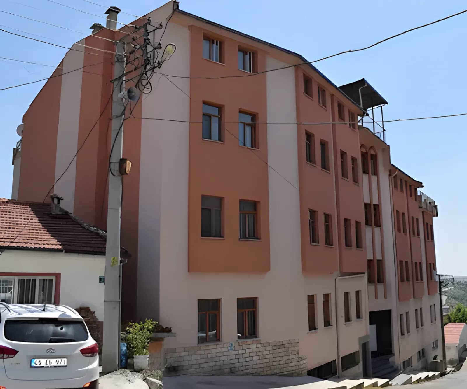 Özel Demirci Hisar Yükseköğrenim Erkek Öğrenci Yurdu
