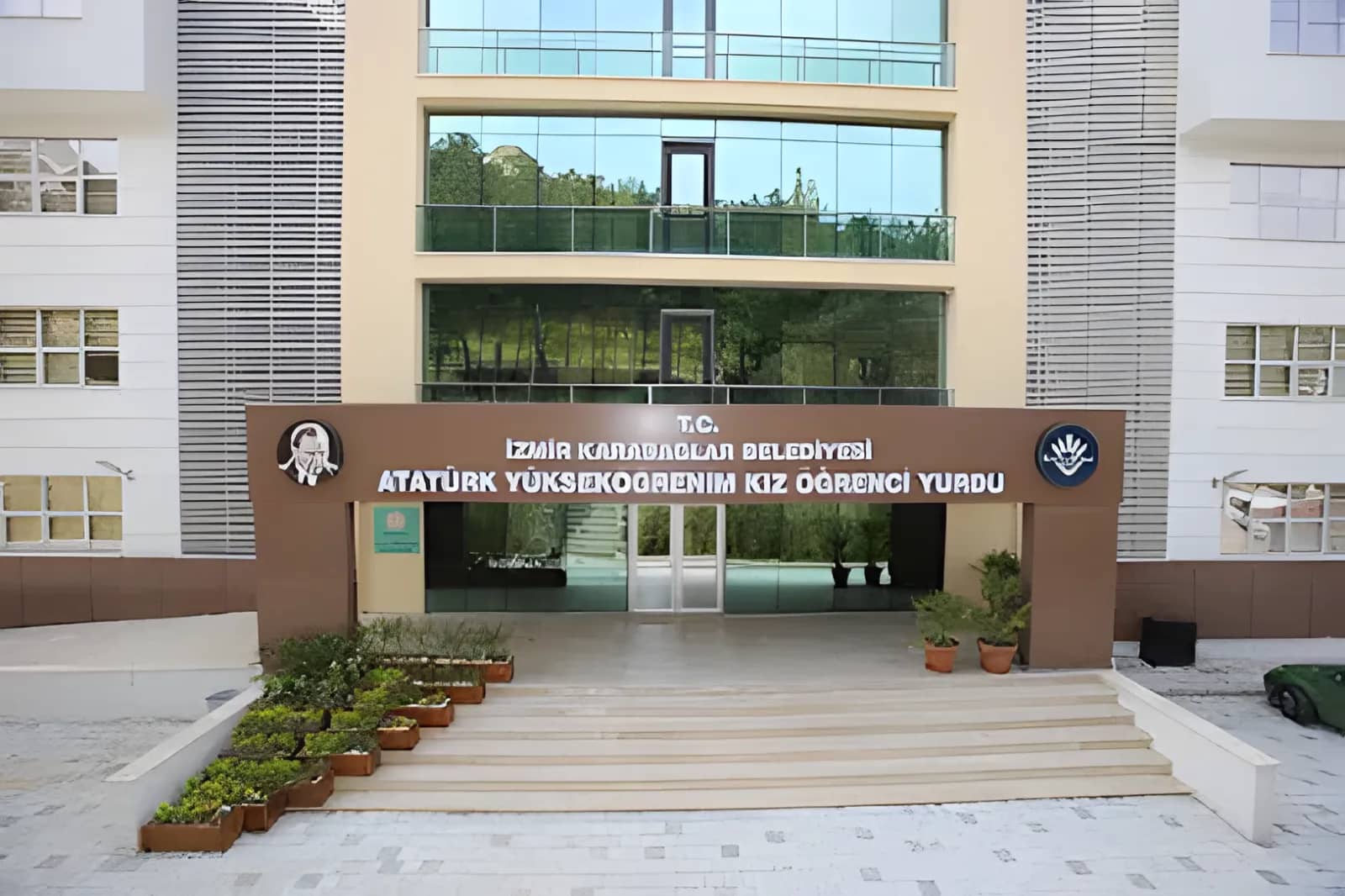 Karabağlar Belediyesi Atatürk Yükseköğrenim Kız Öğrenci Yurdu