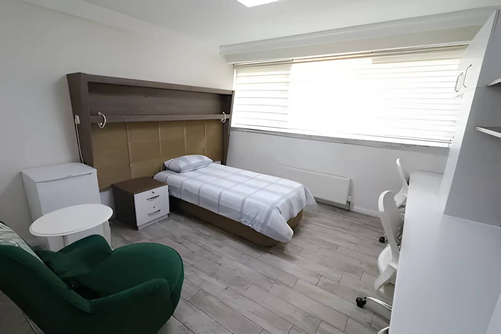 Altınışık Kız Öğrenci Yurdu
