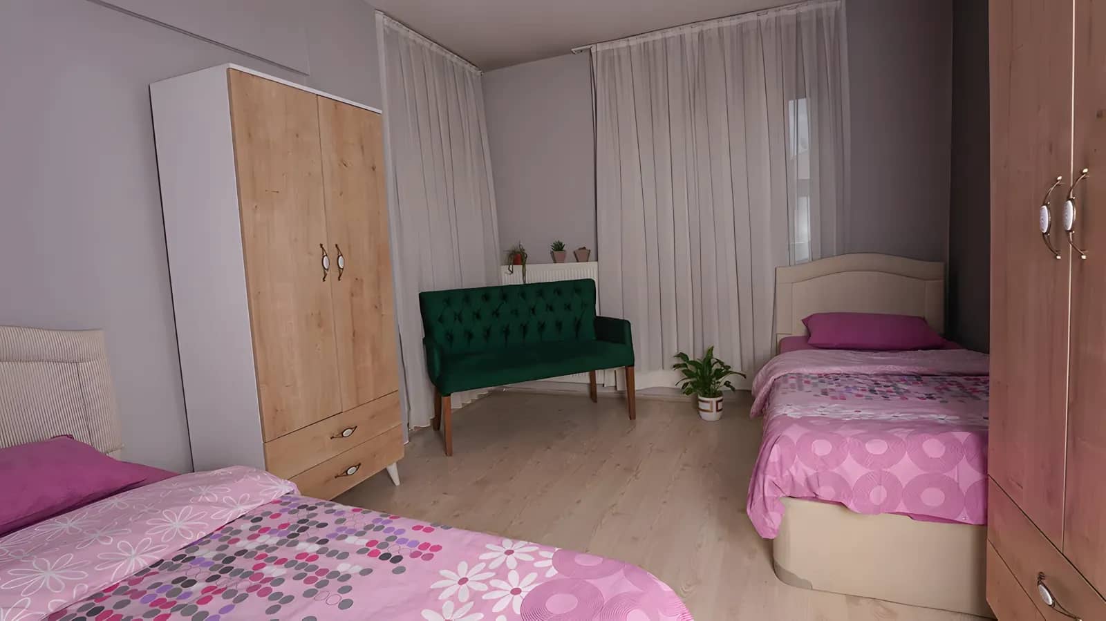 Ankara Kız Apartı - Melahat Hanım Görsel 5