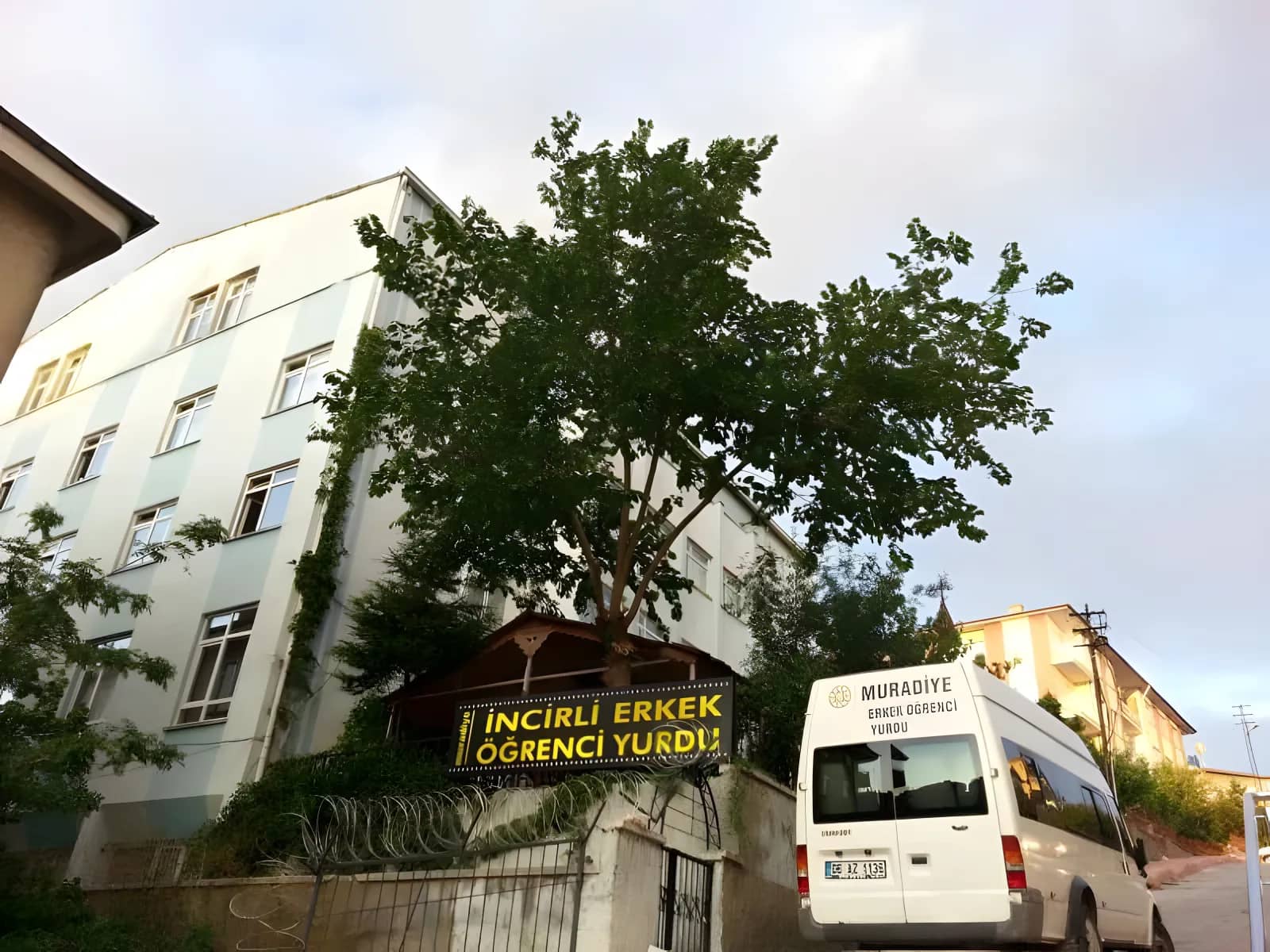 İncirli Muradiye Özel Erkek Öğrenci Yurdu