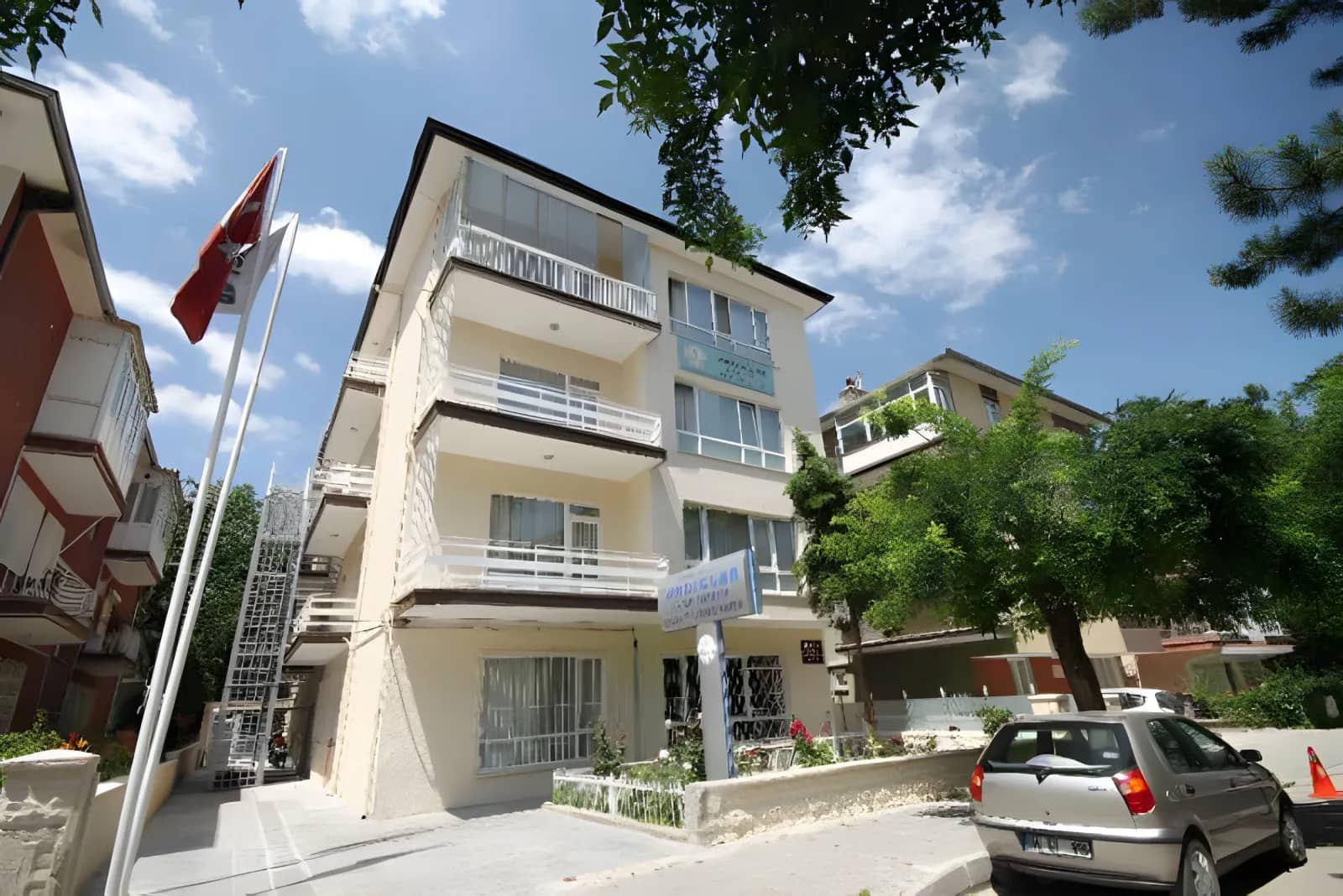 Ardıçlar Erkek Öğrenci Yurdu Bahçelievler Şubesi