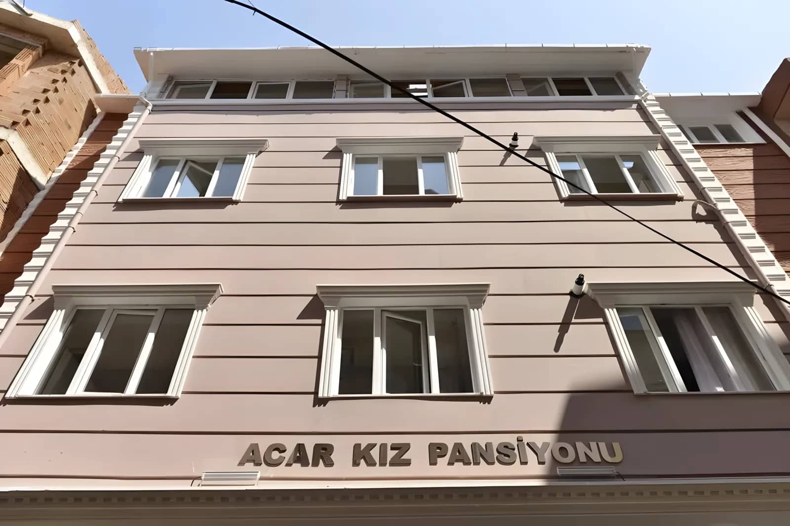 Ada Kız Pansiyonu Görsel 2