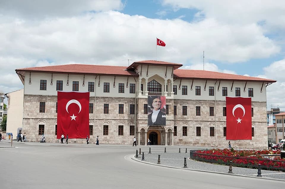 Sivas Öğrenci Rehberi ve Yurtları