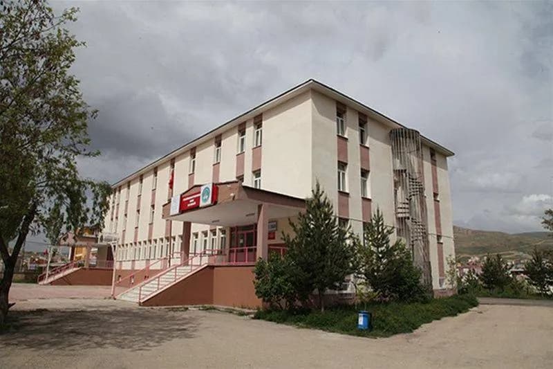 Dede Korkut KYK Erkek Öğrenci Yurdu Küçük Resim 2