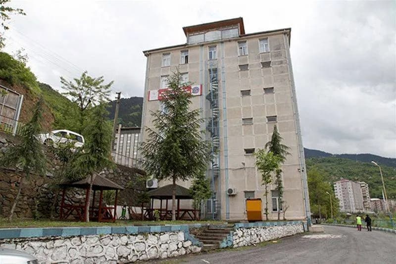 Maçka Şükrü Karadeniz KYK Kız Ve Erkek Yurdu Küçük Resim 1