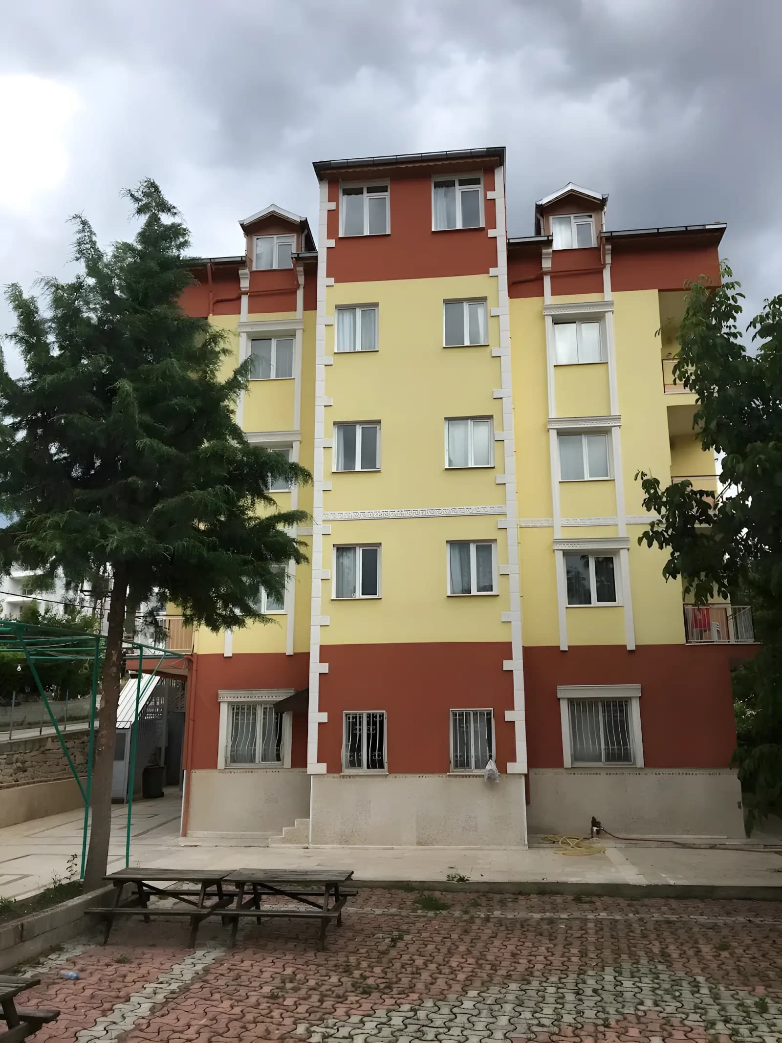 Özcan Kız Apart Pansiyon Bucak Küçük Resim 6