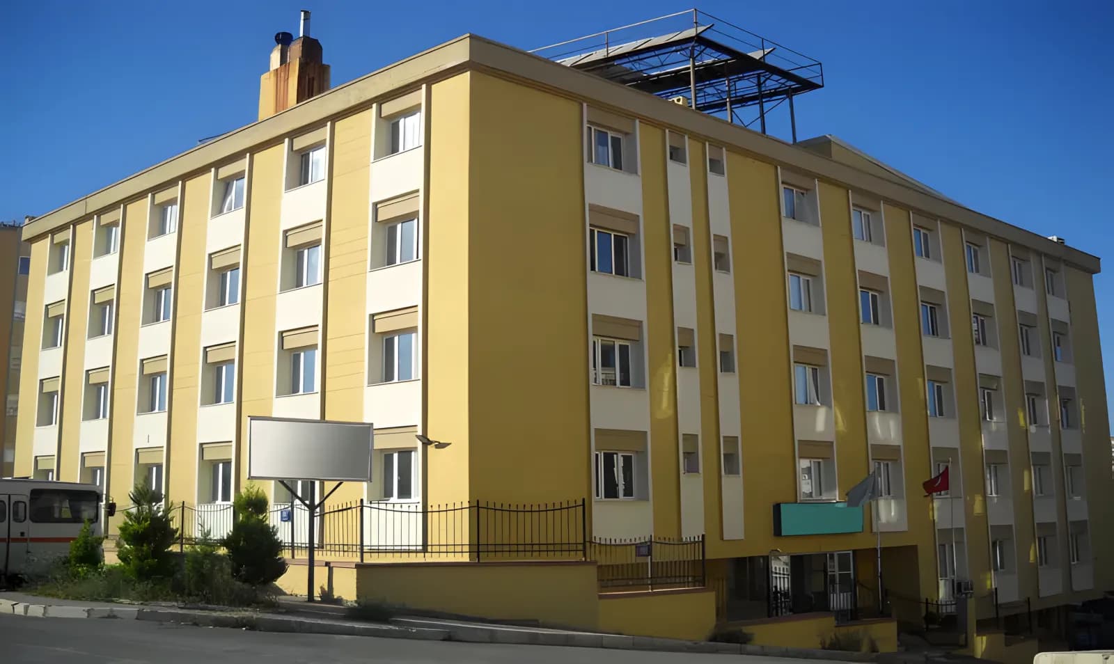 Özel Önder İzmir Şehit Ahmet Özsoy Yükseköğrenim Erkek Öğrenci Yurdu Küçük Resim 2