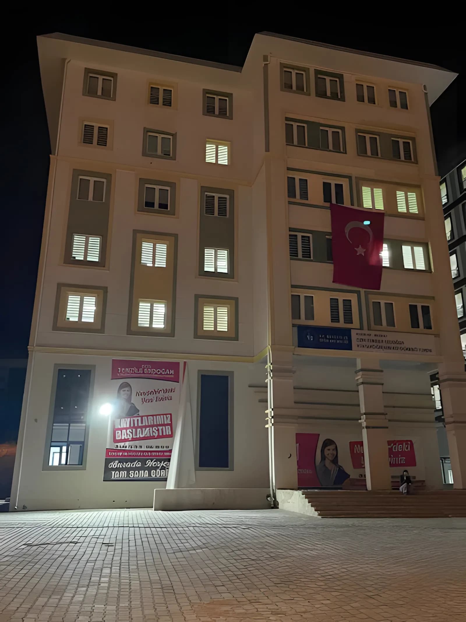 Neriman Yavuz Armağan Kız Ögrenci Yurdu Küçük Resim 1