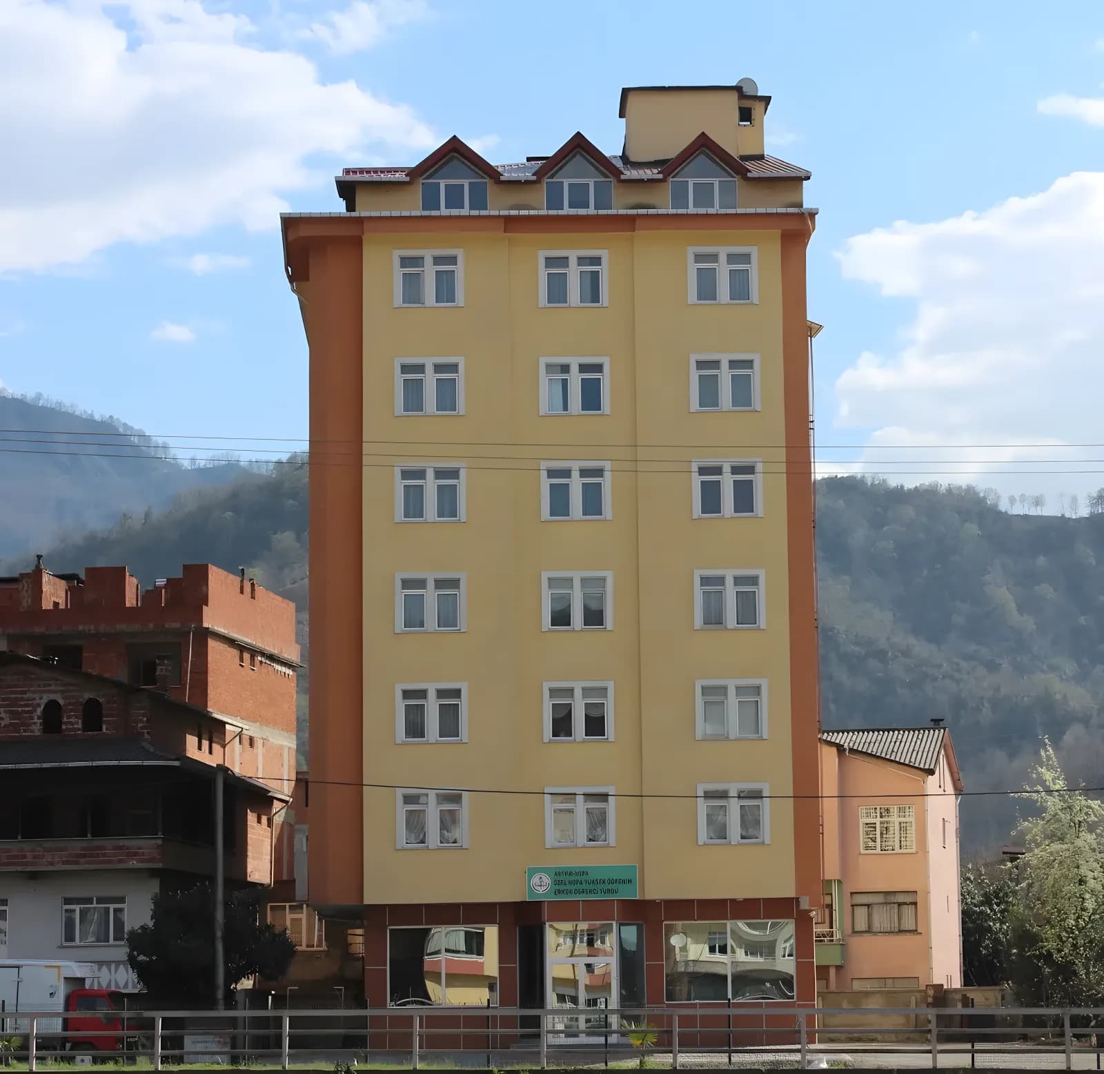 Özel Hopa Hisar Yükseköğrenim Erkek Öğrenci Yurdu Küçük Resim 2