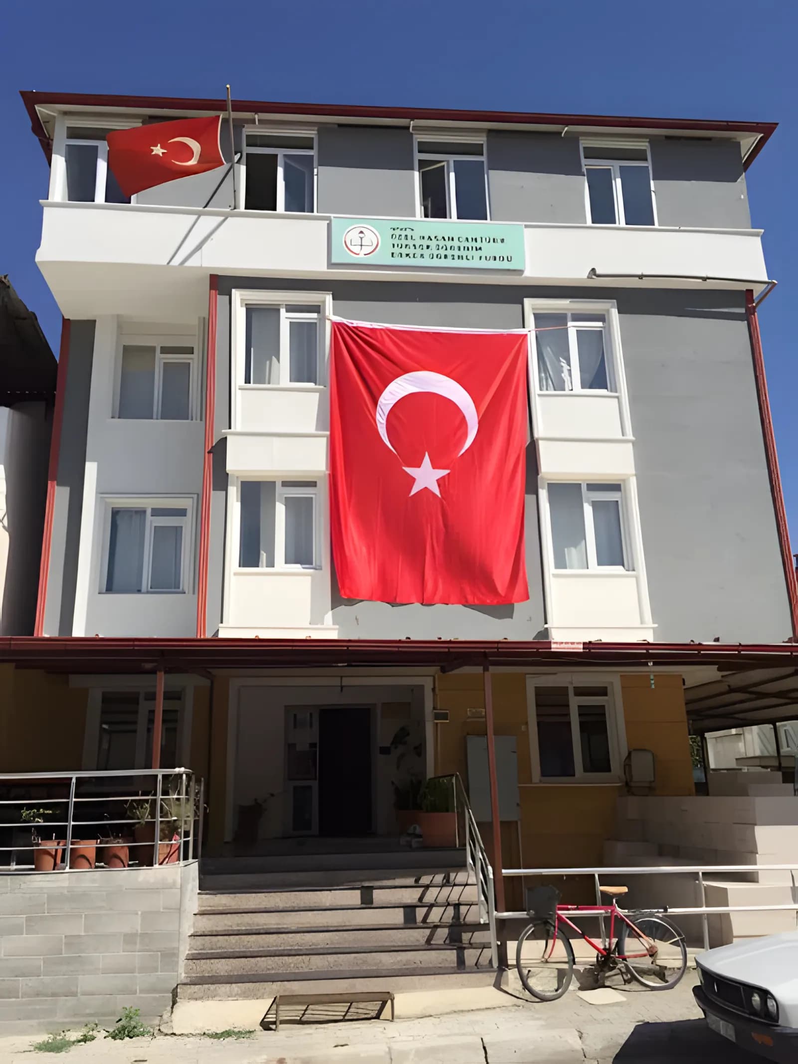Hasan Cantürk Erkek Öğrenci Yurdu Küçük Resim 1