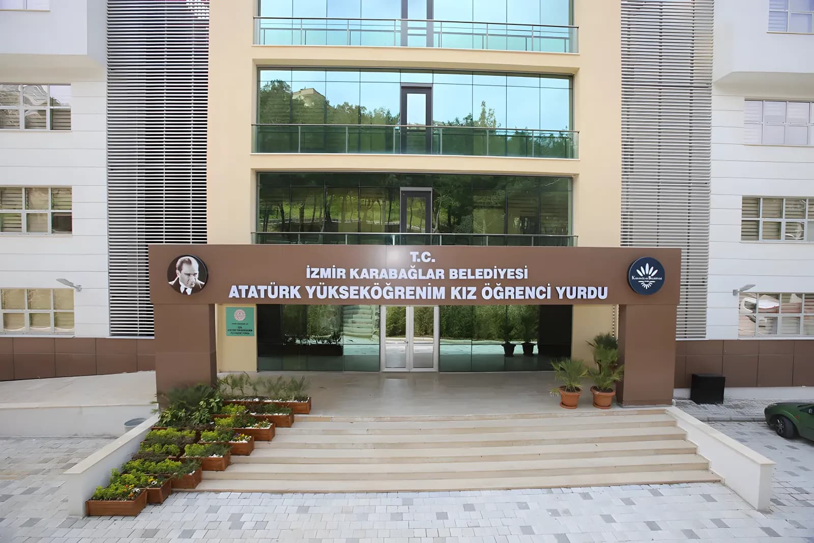 Karabağlar Belediyesi Atatürk Yükseköğrenim Kız Öğrenci Yurdu Küçük Resim 2