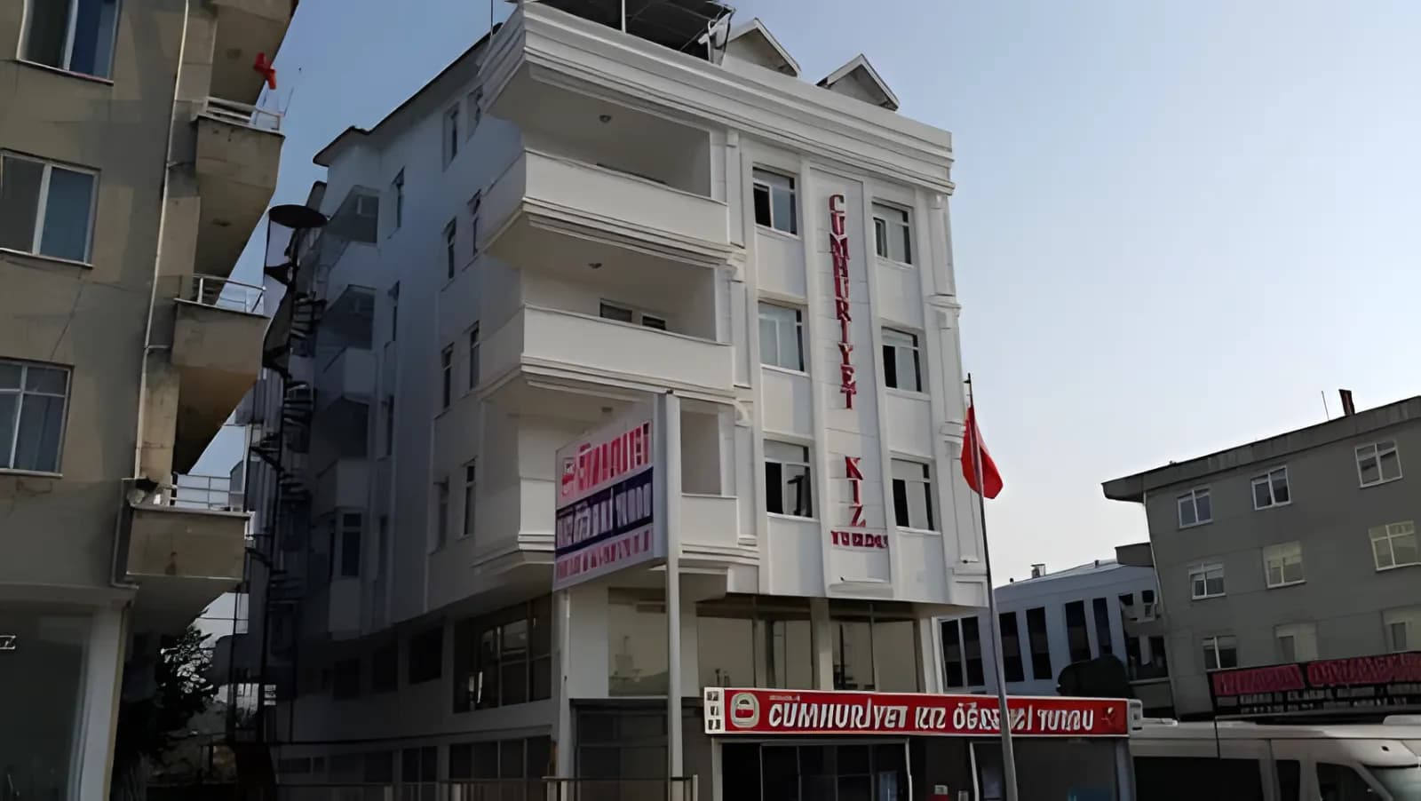 Ordu Özel Cumhuriyet Yükseköğrenim Kız Öğrenci Yurdu Küçük Resim 1