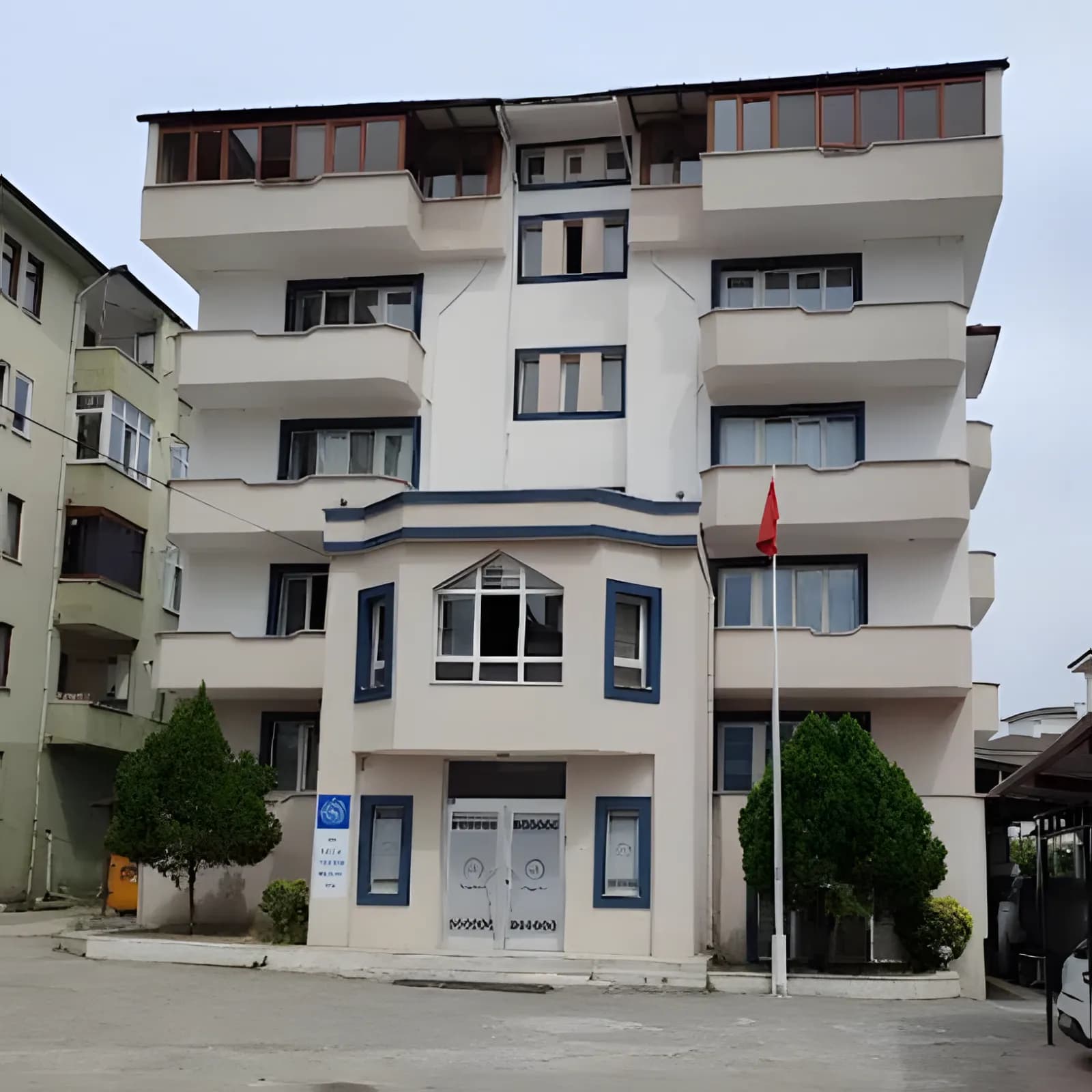 Kılavuzlar Erkek Öğrenci Yurdu Küçük Resim 1