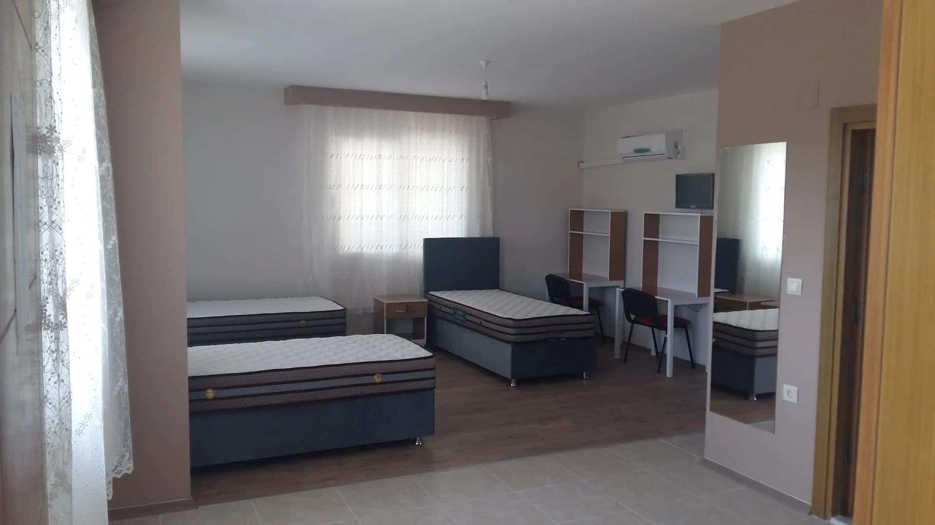 Özel Turgut Kız Öğrenci Yurdu Küçük Resim 4