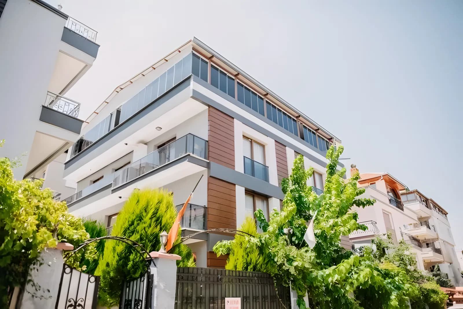 Manisa Ege Kız Yurdu Küçük Resim 2