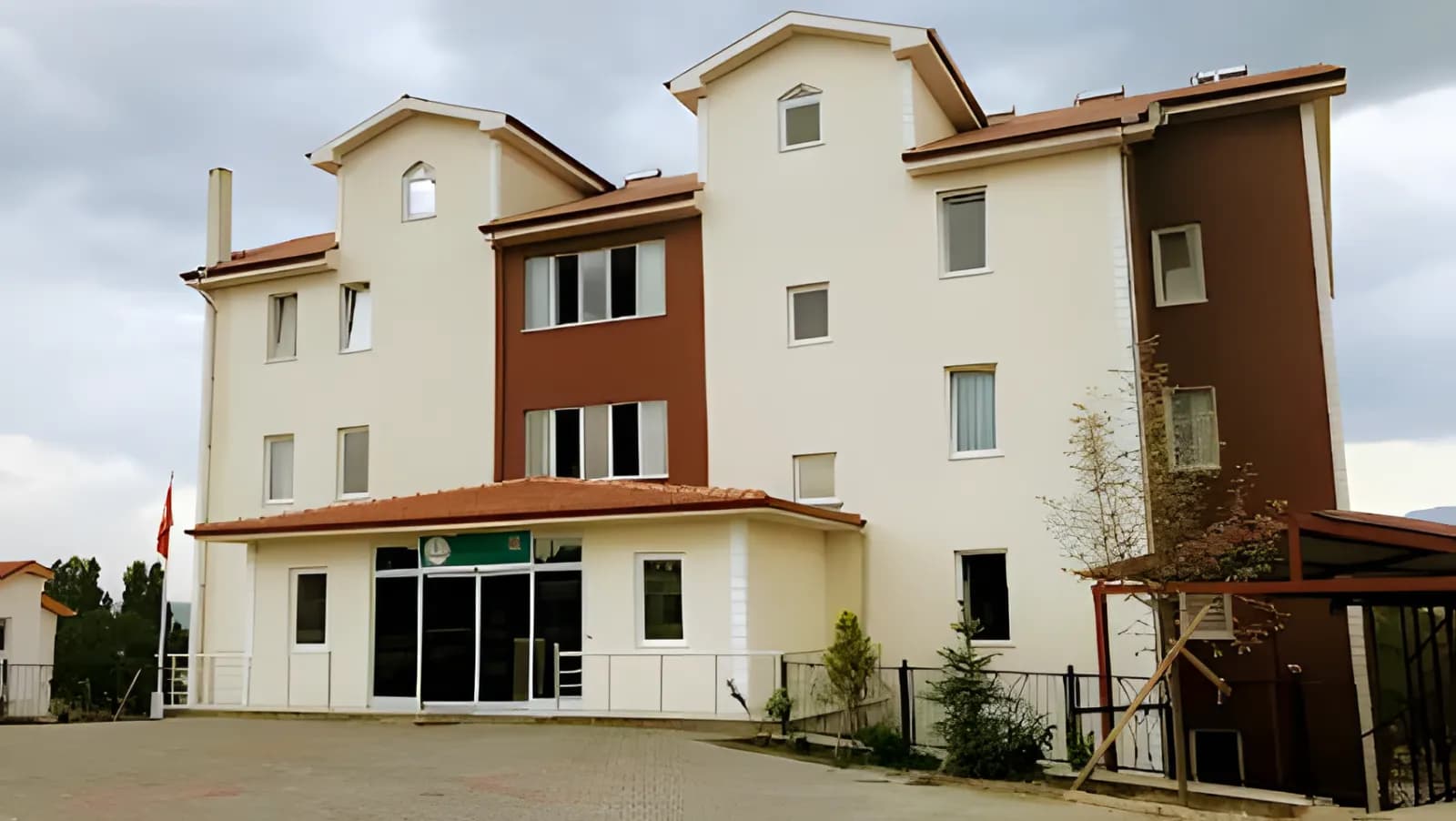 Arifiye Yükseköğrenim Erkek Öğrenci Yurdu Küçük Resim 1