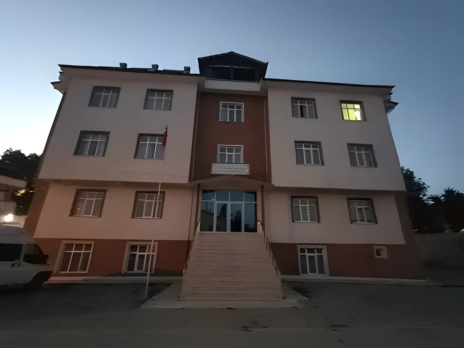 Almus Erkek Öğrenci Yurdu Küçük Resim 1