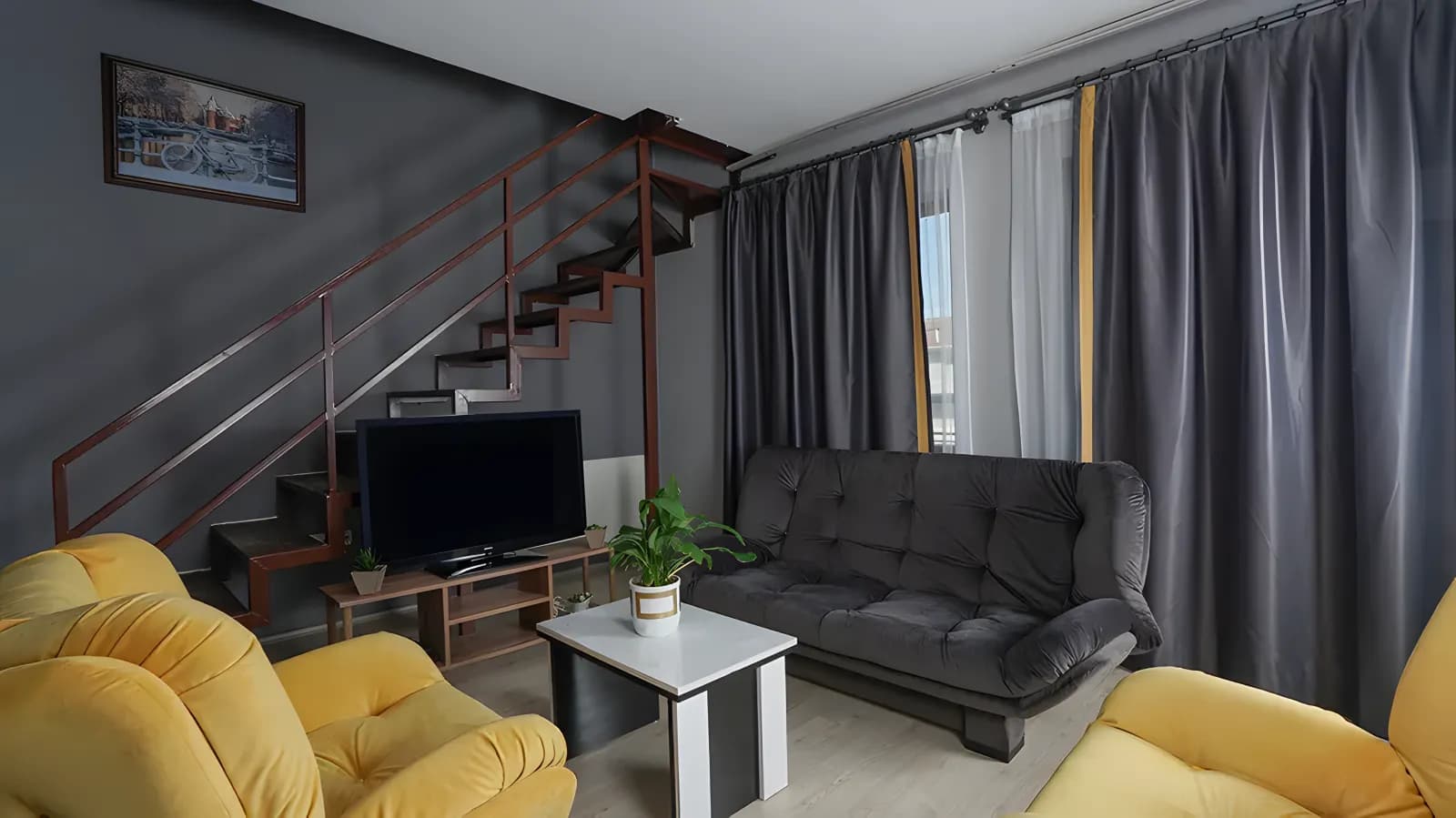 Ankara Kız Apartı - Melahat Hanım Küçük Resim 6