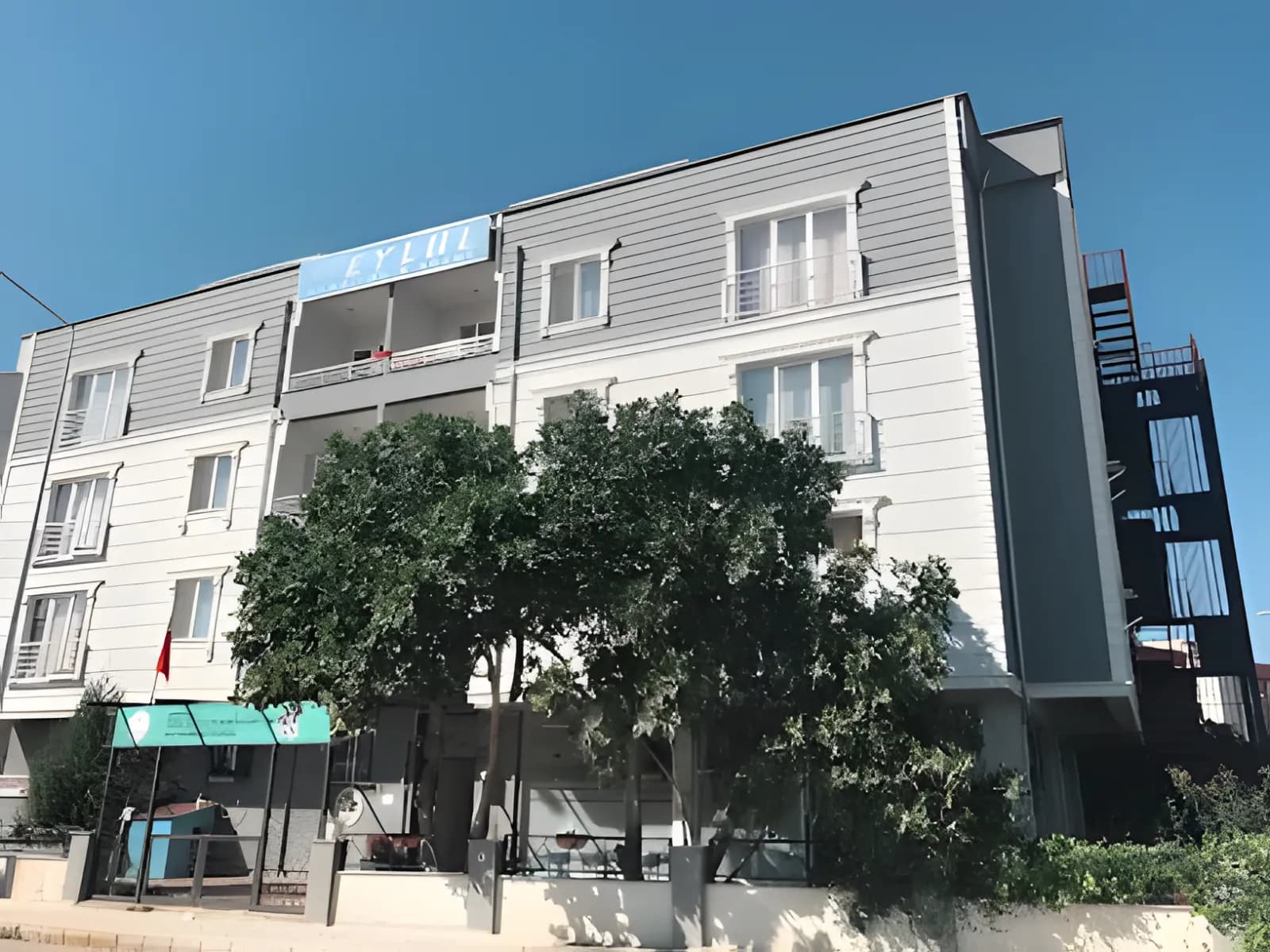Eylül Kız Öğrenci Yurdu Küçük Resim 1