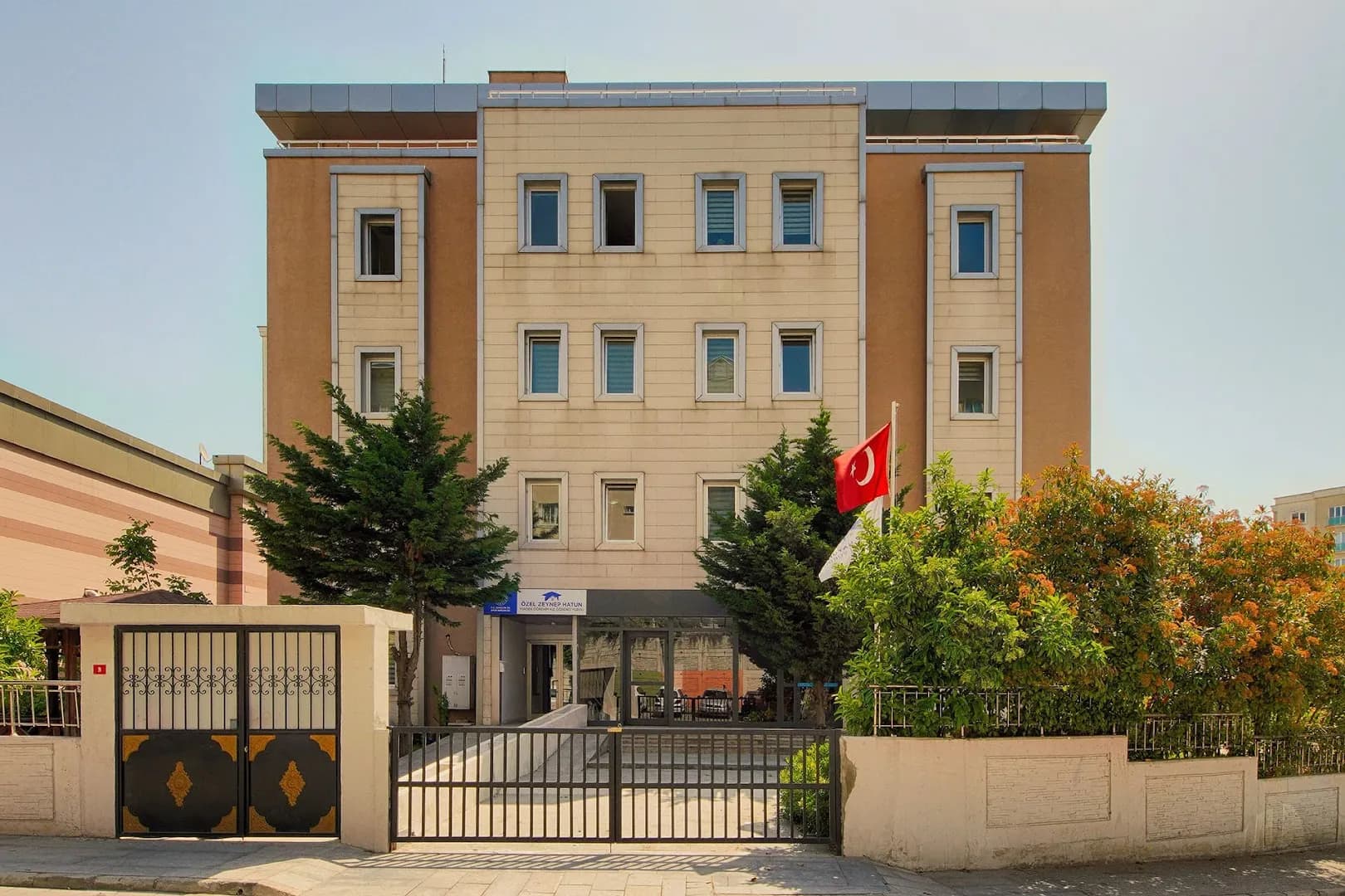 Zeynep Hatun Kız Yurdu Küçük Resim 2
