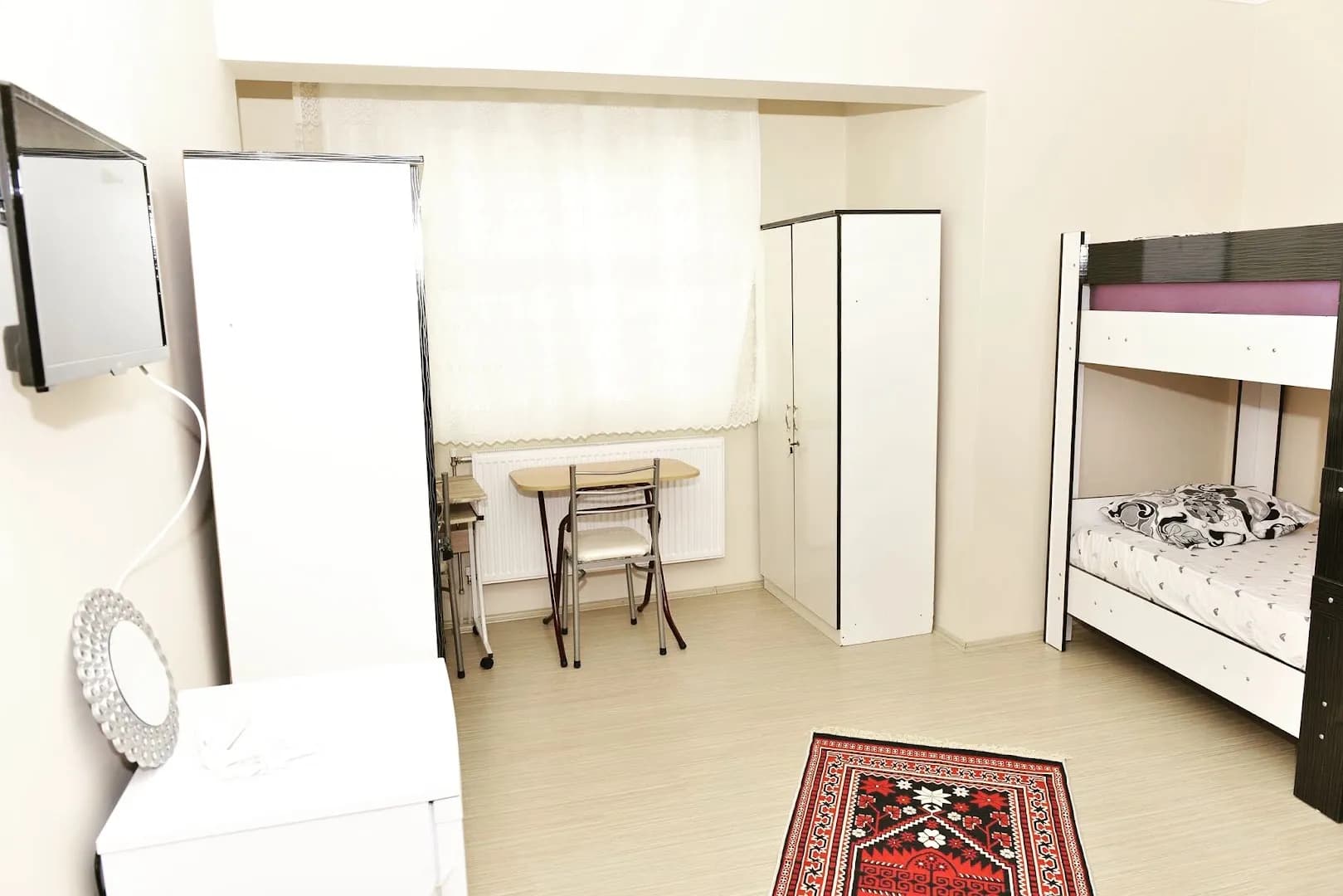 Ada Kız Pansiyonu Küçük Resim 5