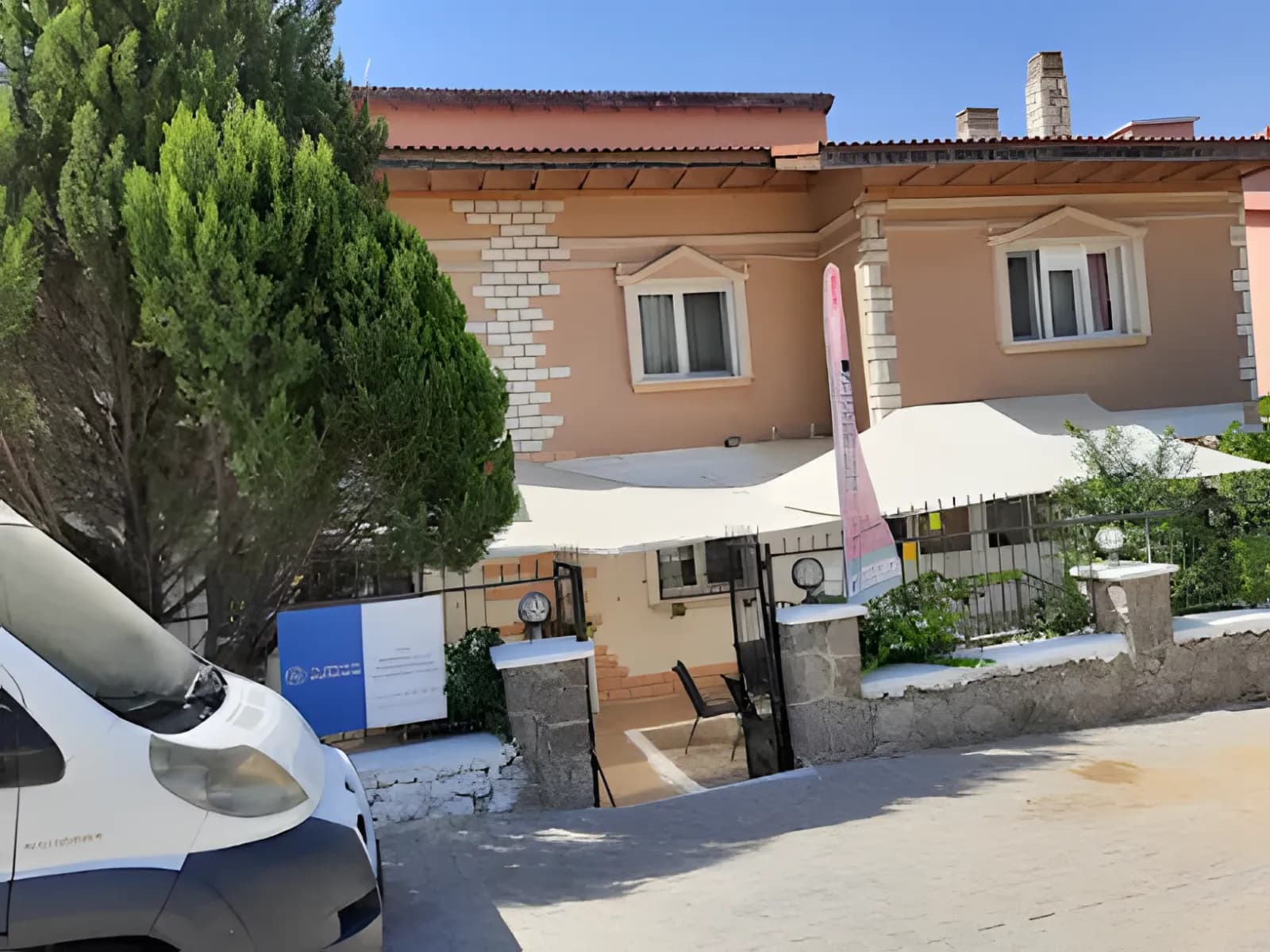Özel Bornova Villa Yükseköğretim Kız Öğrenci Yurdu Küçük Resim 1
