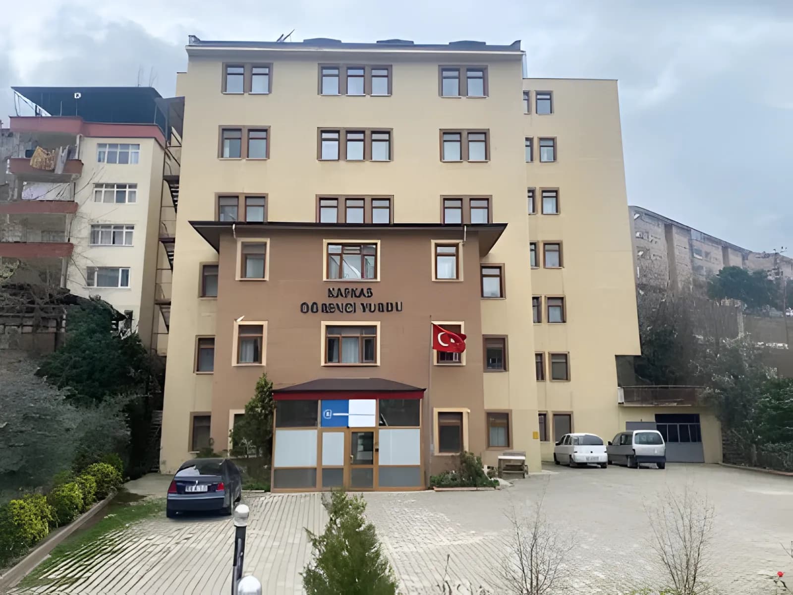 Kafkas Öğrenci Yurdu Küçük Resim 1