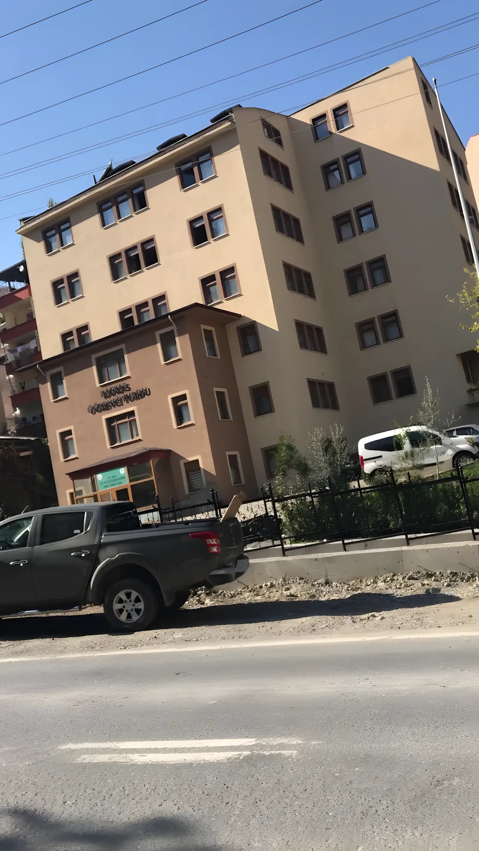 Kafkas Öğrenci Yurdu Küçük Resim 4