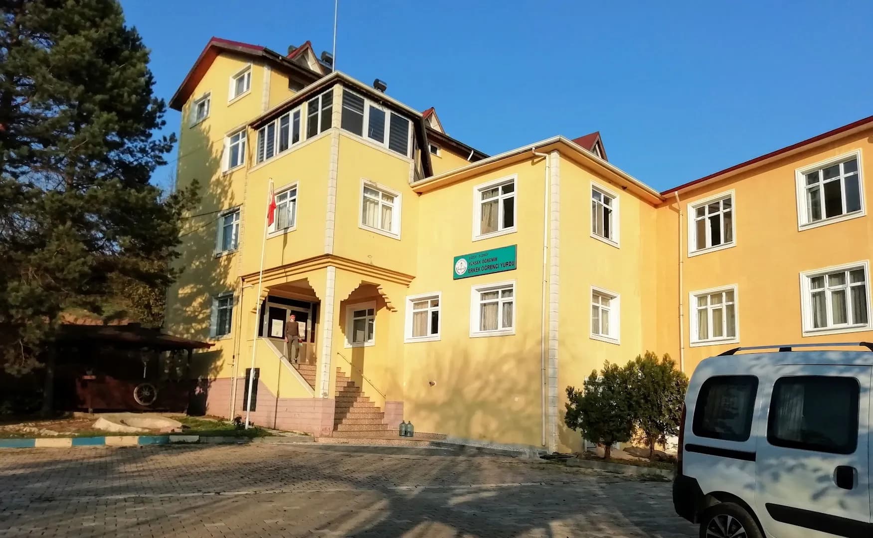 Düzköy Yüksek Öğrenim Erkek Öğrenci Yurdu Küçük Resim 3