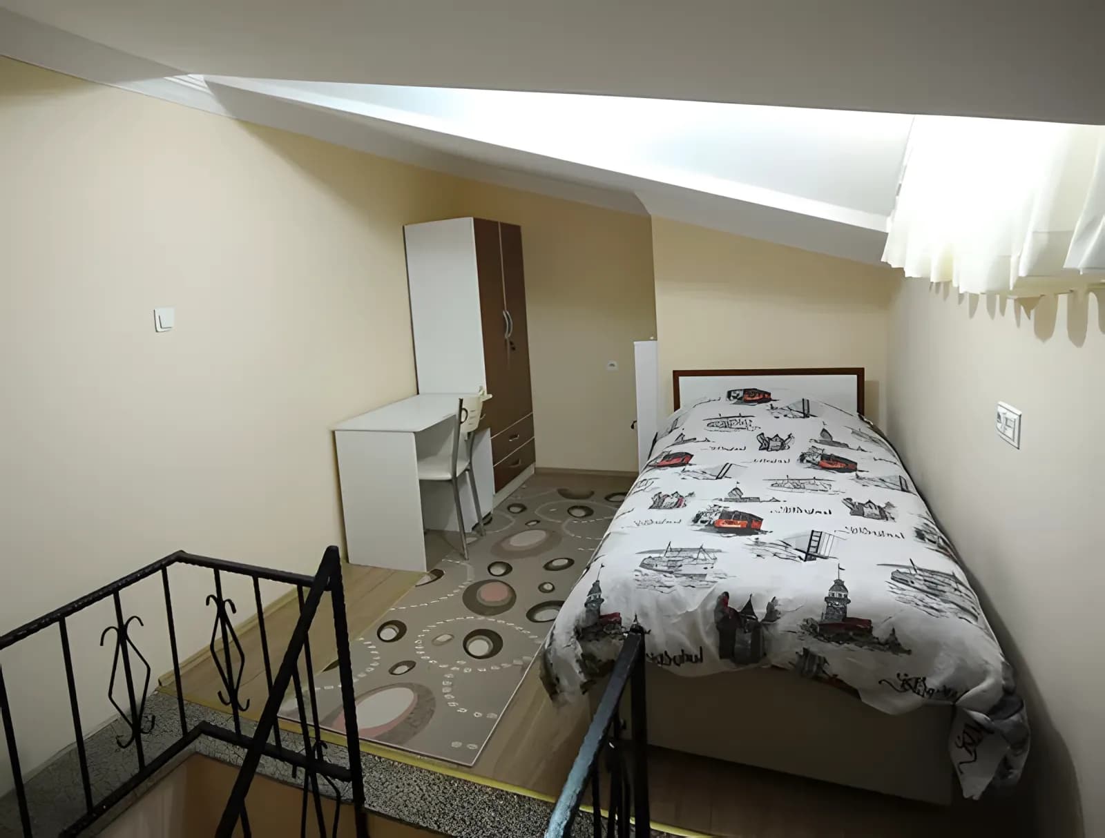 Tekirdağ Zeynep Kız Öğrenci Yurdu Küçük Resim 3