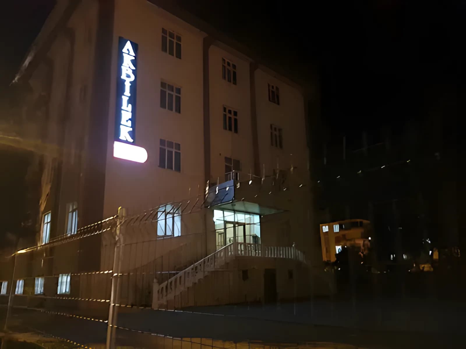 Özel Akbilek Yüksek Öğrenim Erkek Öğrenci Yurdu Küçük Resim 1