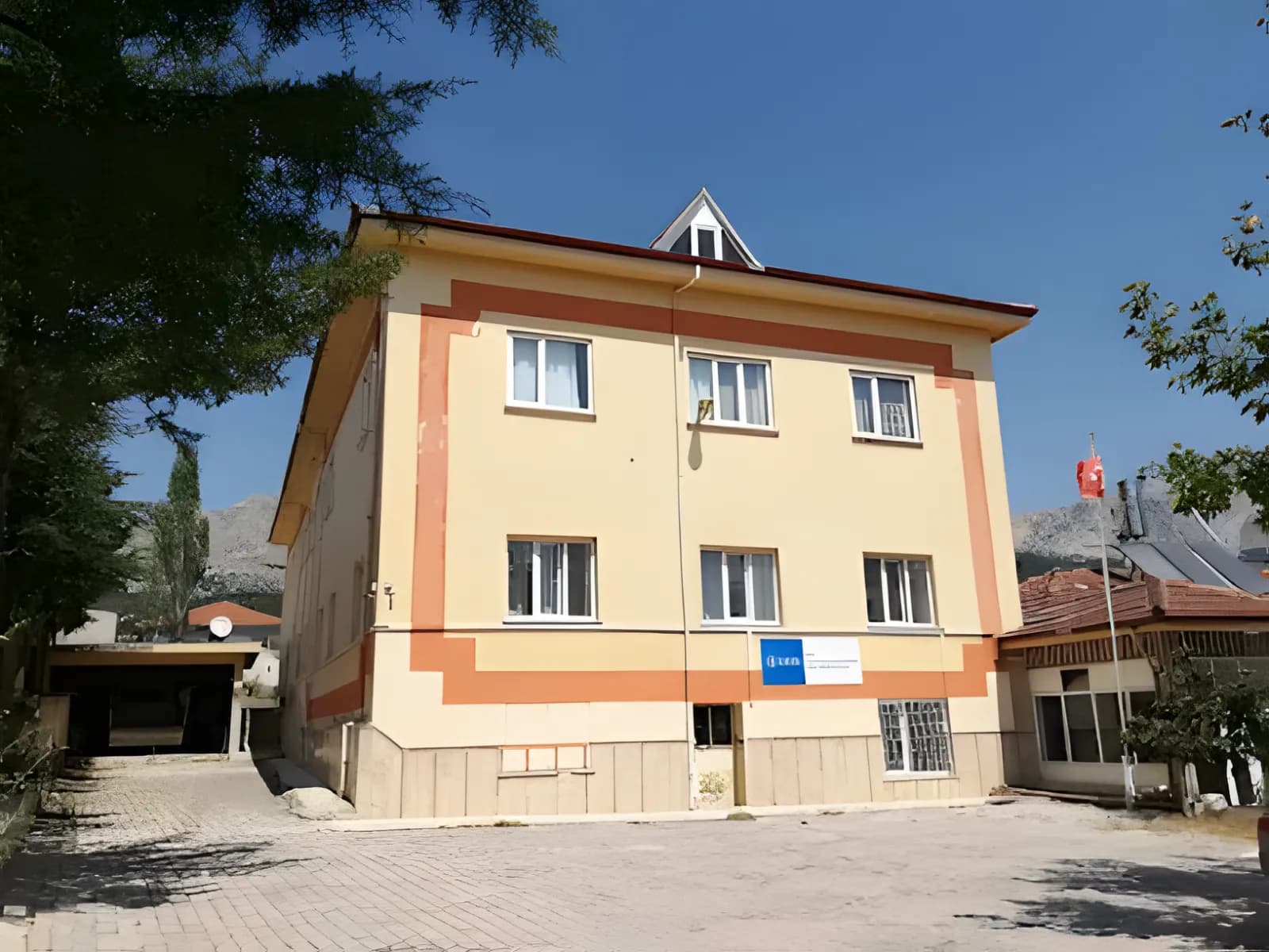 Saraybaşı Erkek Öğrenci Yurdu Küçük Resim 1