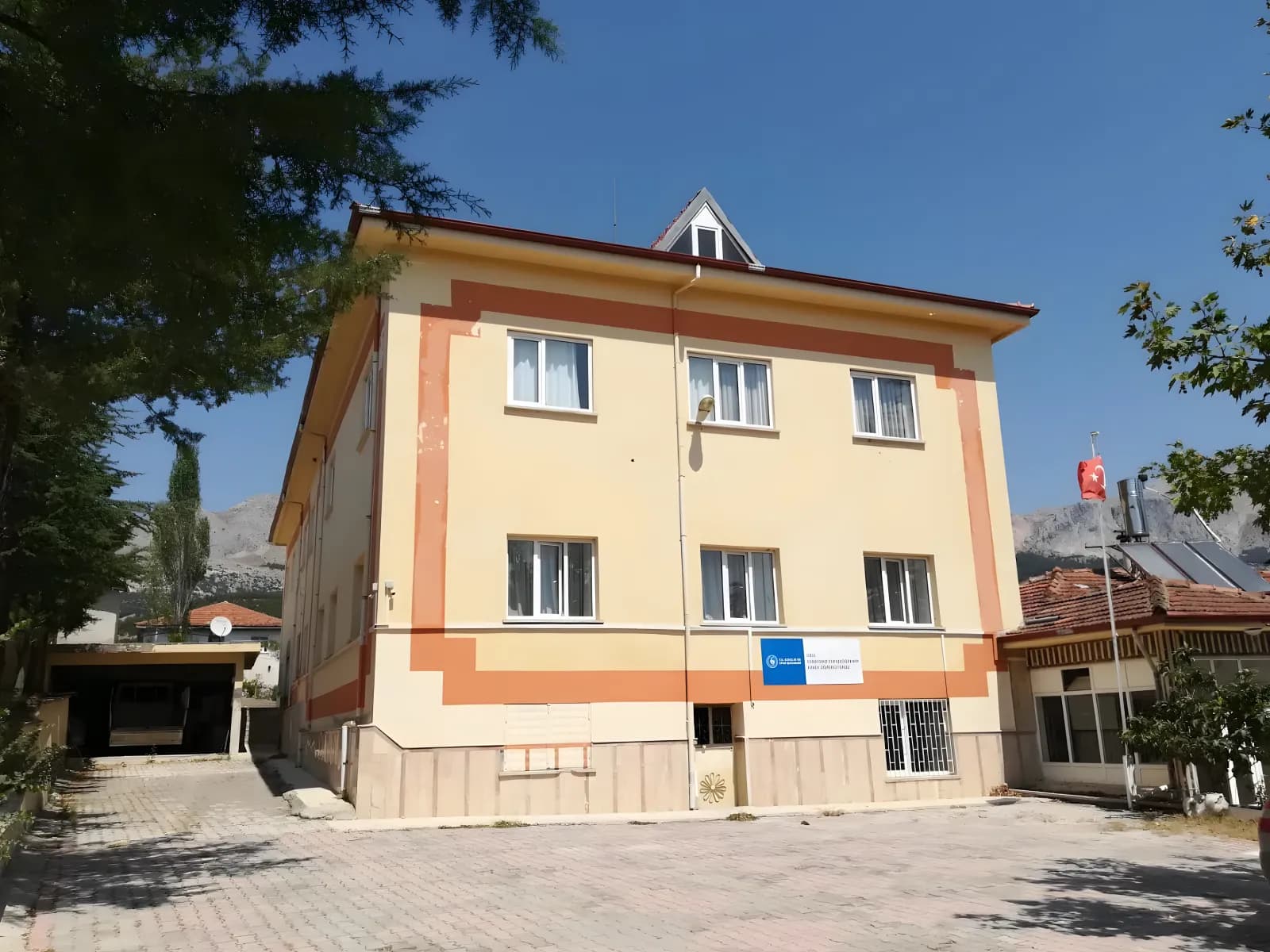 Saraybaşı Erkek Öğrenci Yurdu Küçük Resim 2