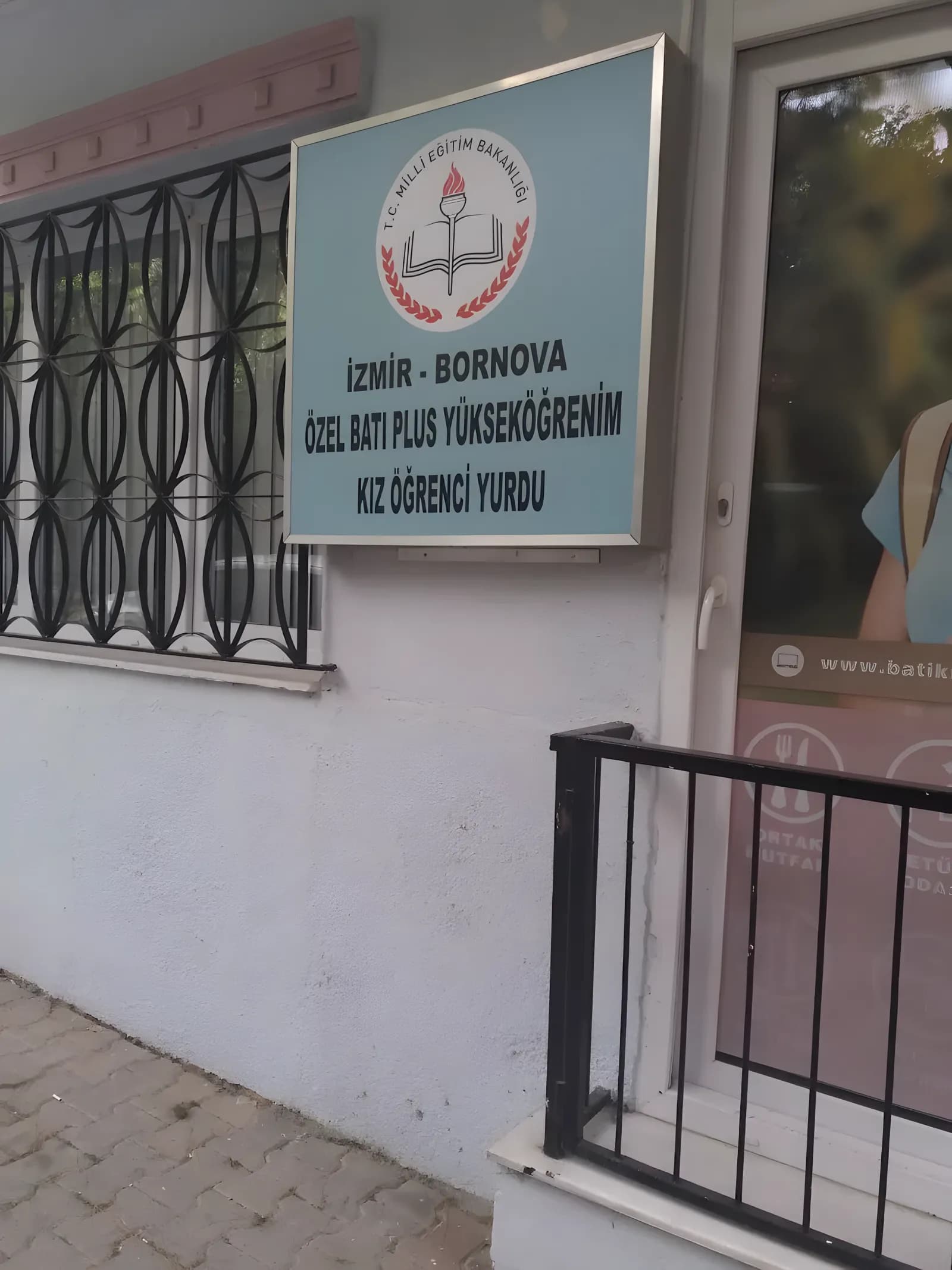 Özel Batı Kız Öğrenci Yurdu Küçük Resim 2