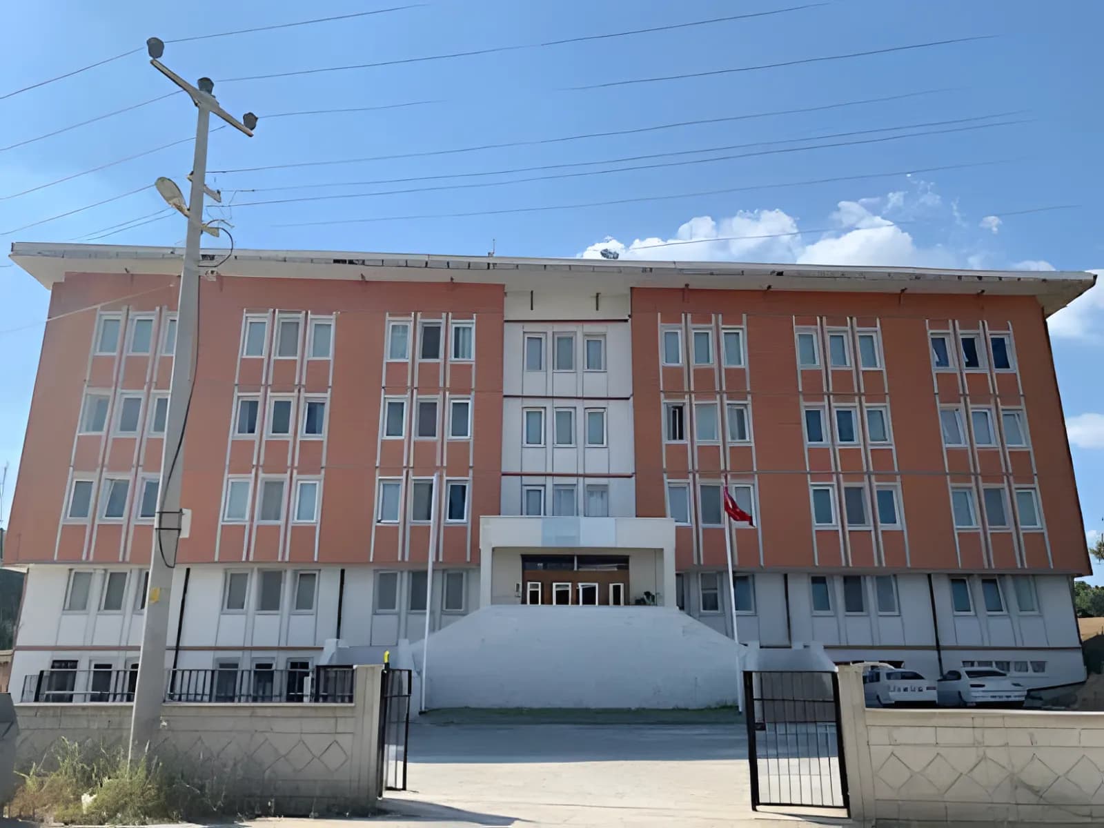 Özel Osmangazi Yükseköğrenim Erkek Öğrenci Yurdu Küçük Resim 1