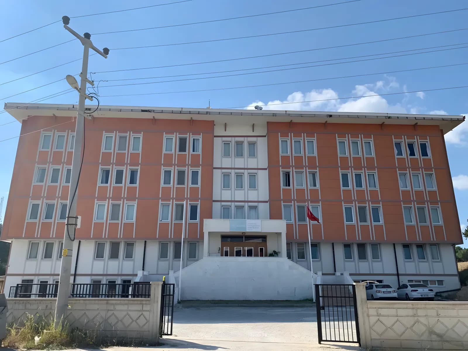 Özel Osmangazi Yükseköğrenim Erkek Öğrenci Yurdu Küçük Resim 2
