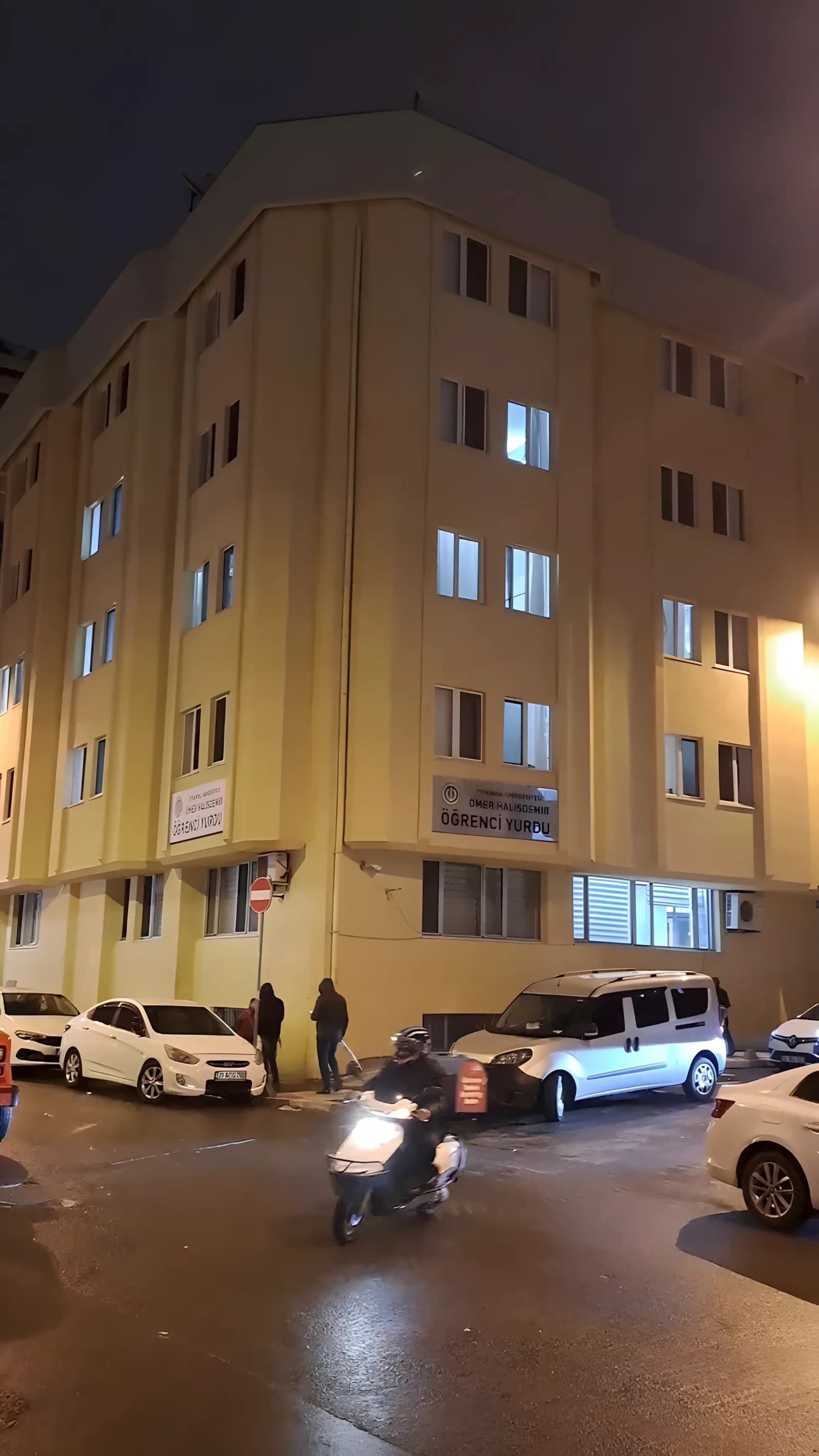 İ.Ü Şehit Ömer Halis Demir Öğrenci Yurdu Küçük Resim 6