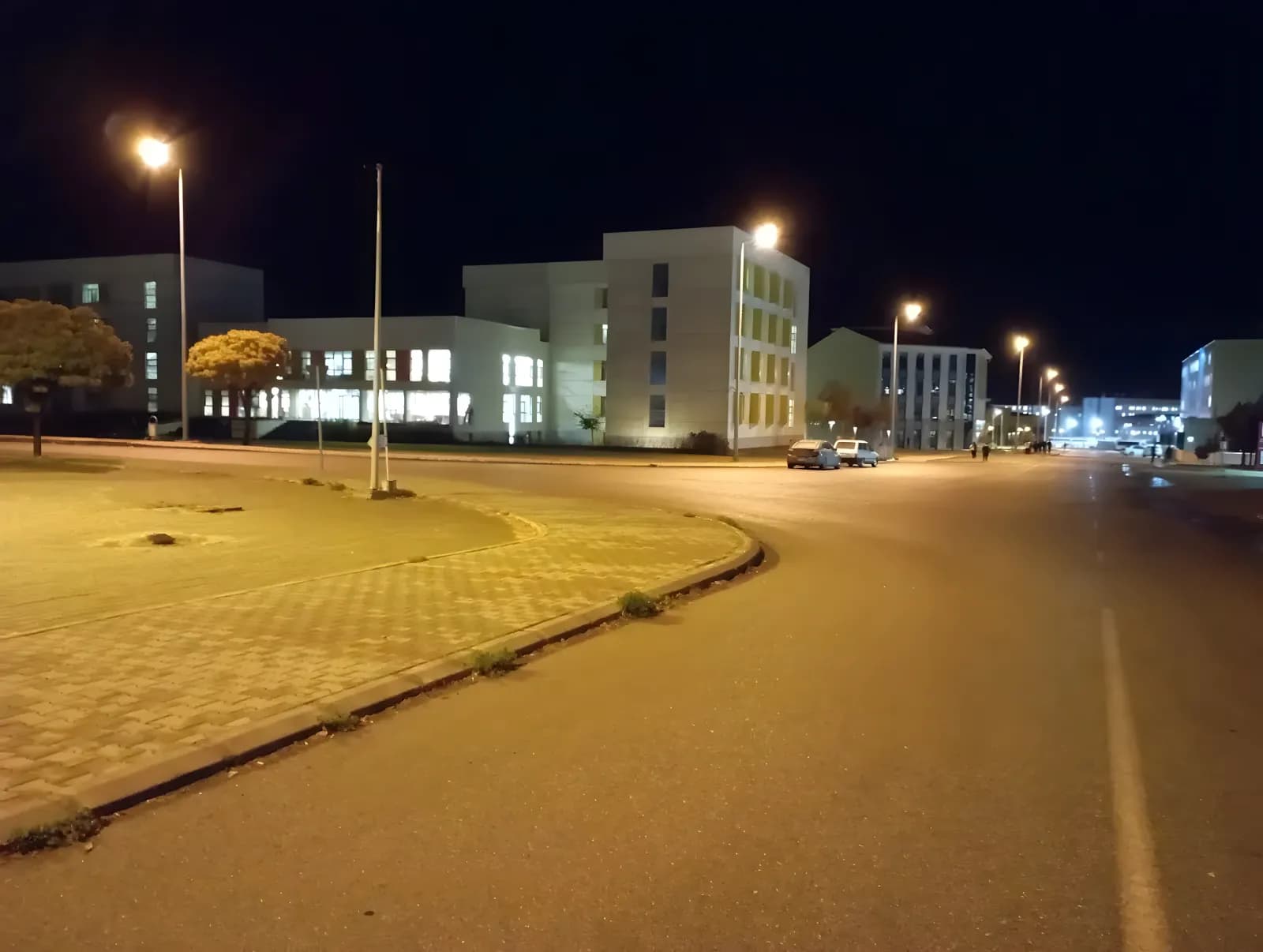 Ayhan Şahenk Öğrenci Yurdu Küçük Resim 5