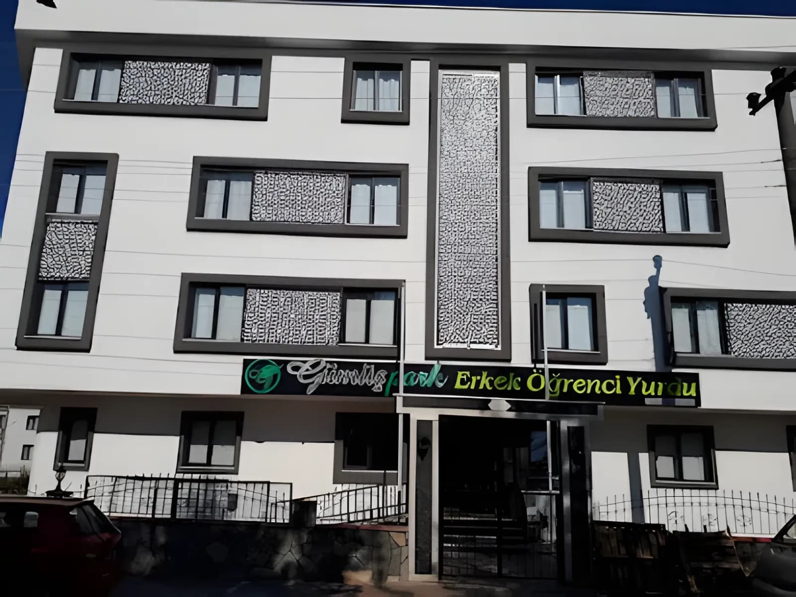 Yalova Park Erkek Öğrenci Yurdu Küçük Resim 1