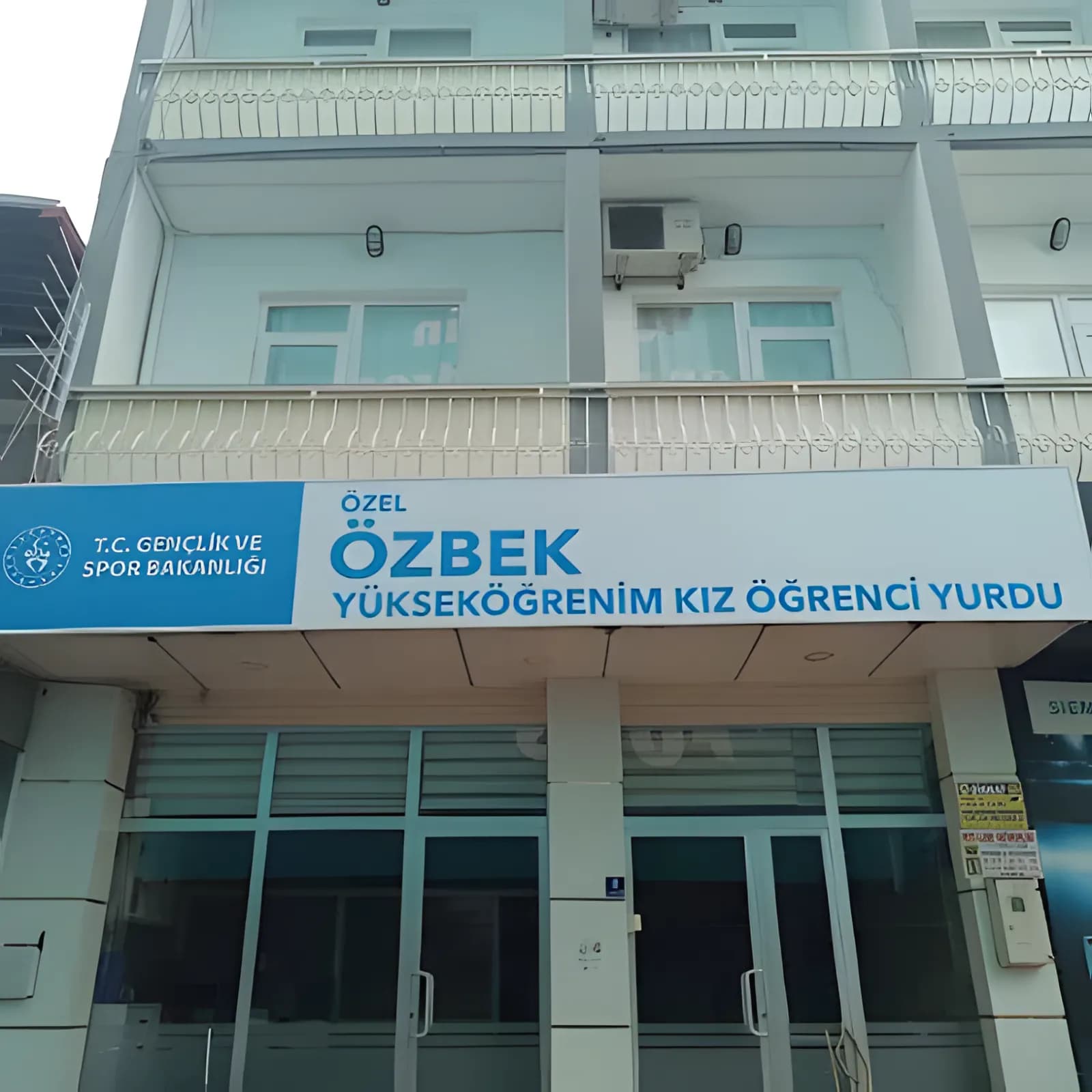 Özel Özbek Yükseköğrenim Kız Yurdu Küçük Resim 1