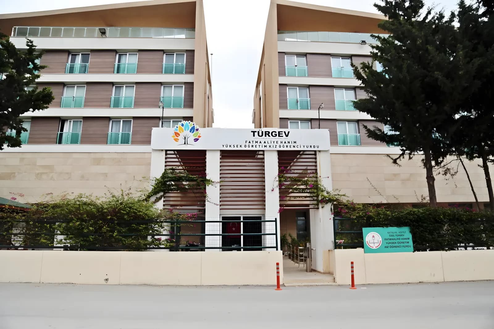 Fatma Aliye Hanım Yükseköğretim Kız Öğrenci Yurdu Küçük Resim 4