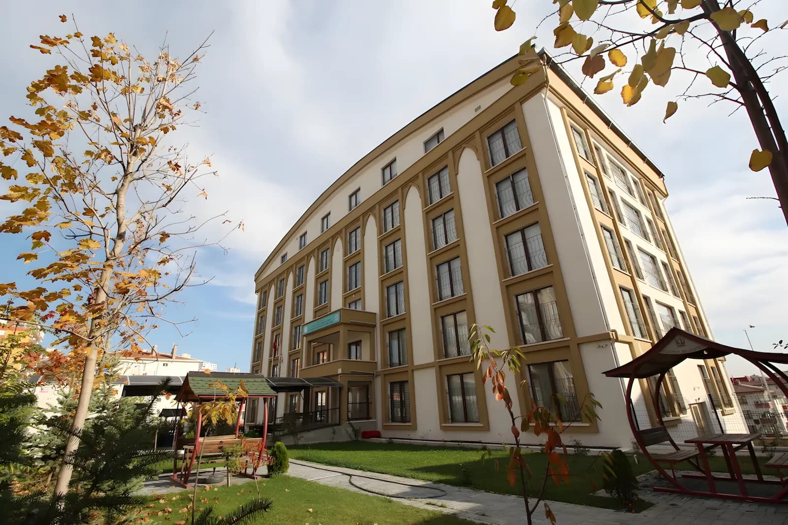 Şerife Hanım Yükseköğretim Kız Öğrenci Yurdu Küçük Resim 1