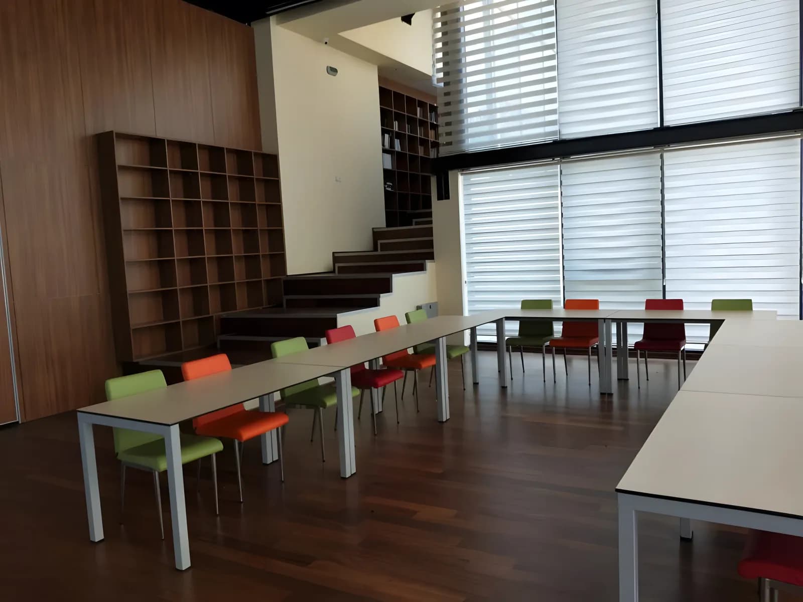 Türkiye Diyanet Vakfı İstanbul Yükseköğrenim Kız Öğrenci Yurdu Küçük Resim 8