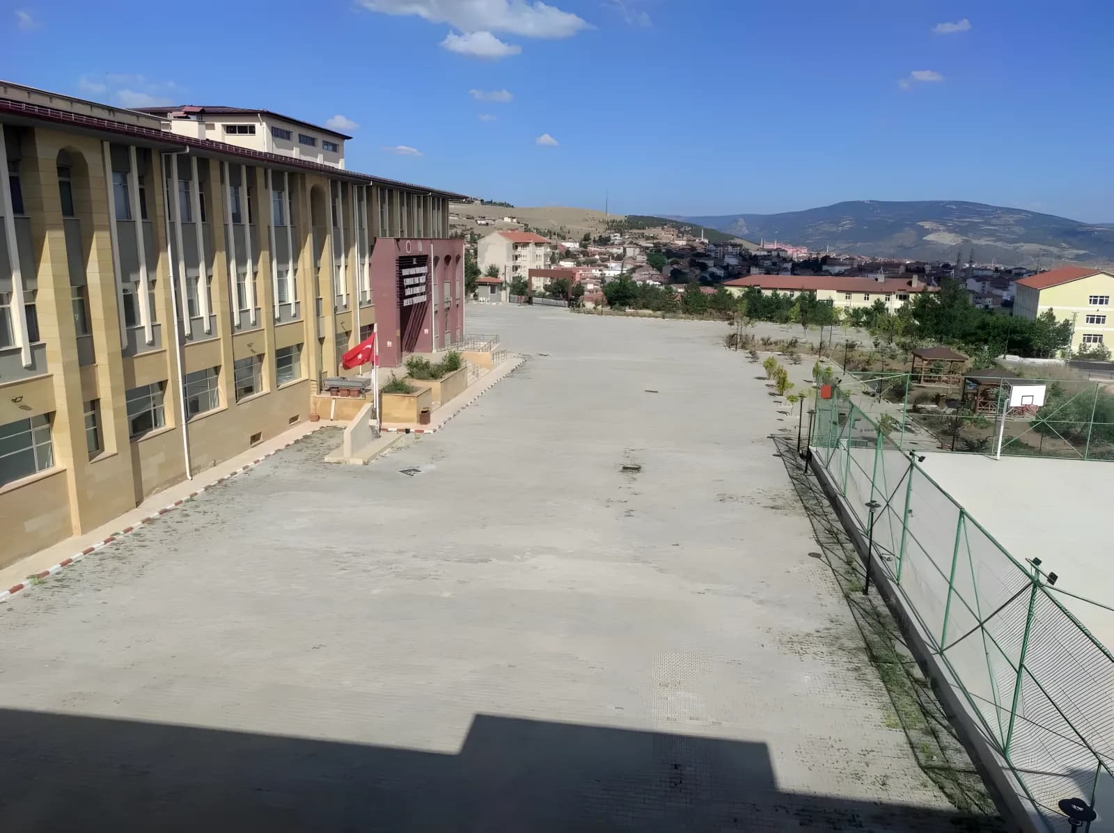 Türkiye Diyanet Vakfı Yozgat Çekerek Yükseköğrenim Kız Öğrenci Yurdu Küçük Resim 8