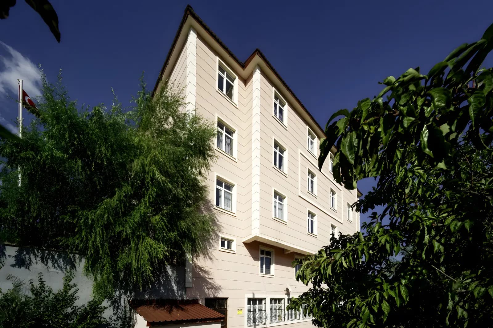 Özel Ensar Vakfı Bitlis Yükseköğrenim Kız Öğrenci Yurdu Küçük Resim 1